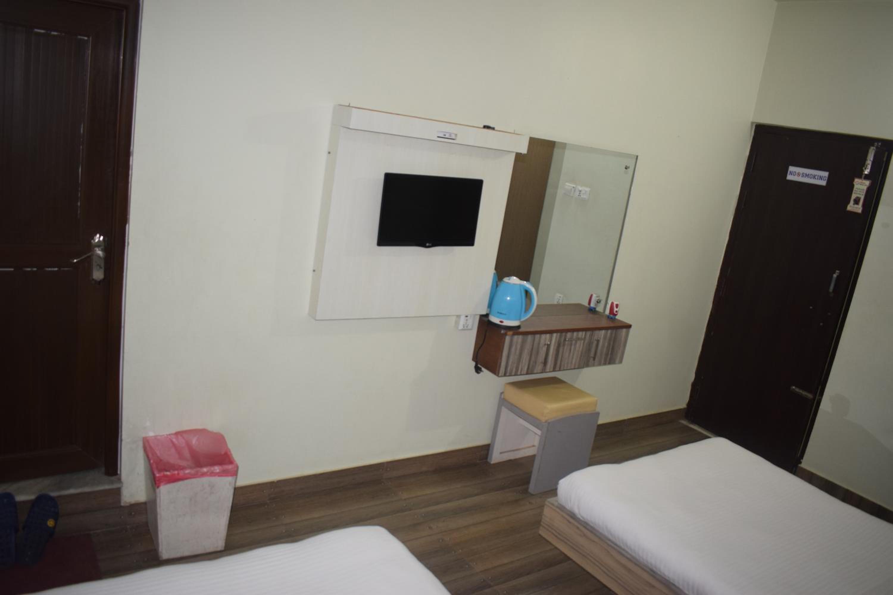 Standard Twin Room photo 3