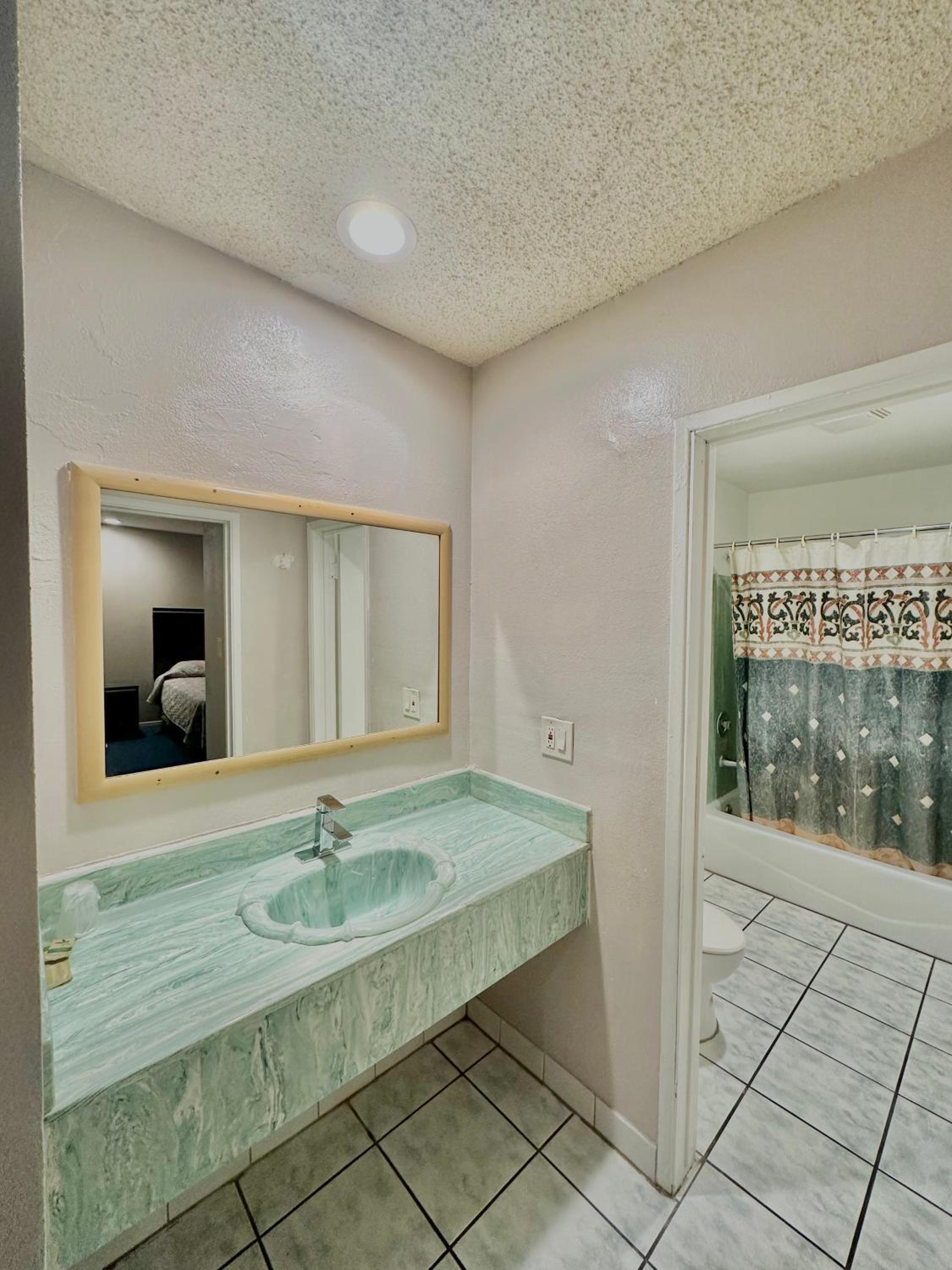 Deluxe King Room photo 2
