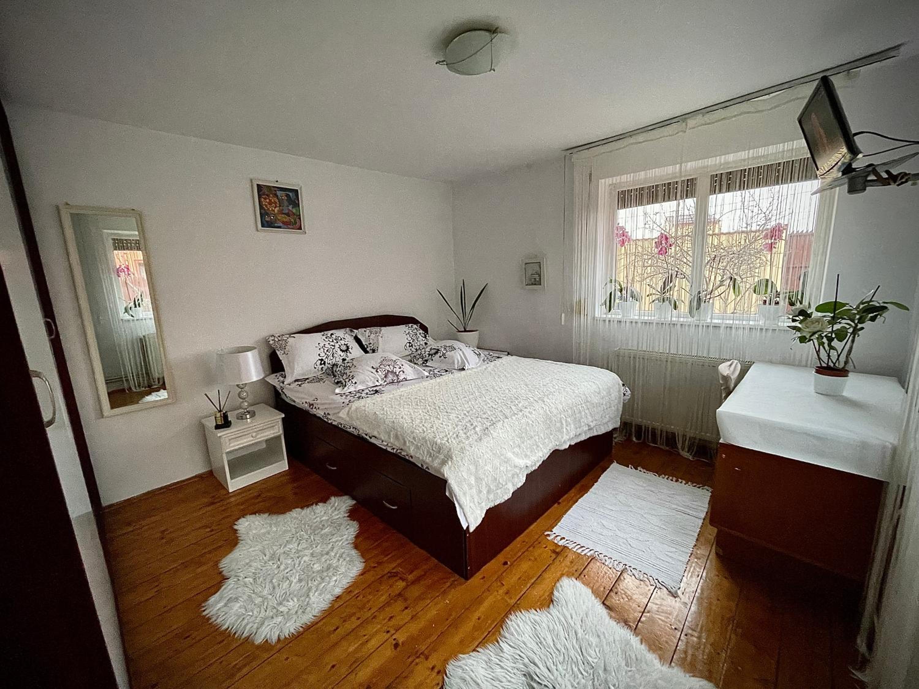 Three-Bedroom House photo 1