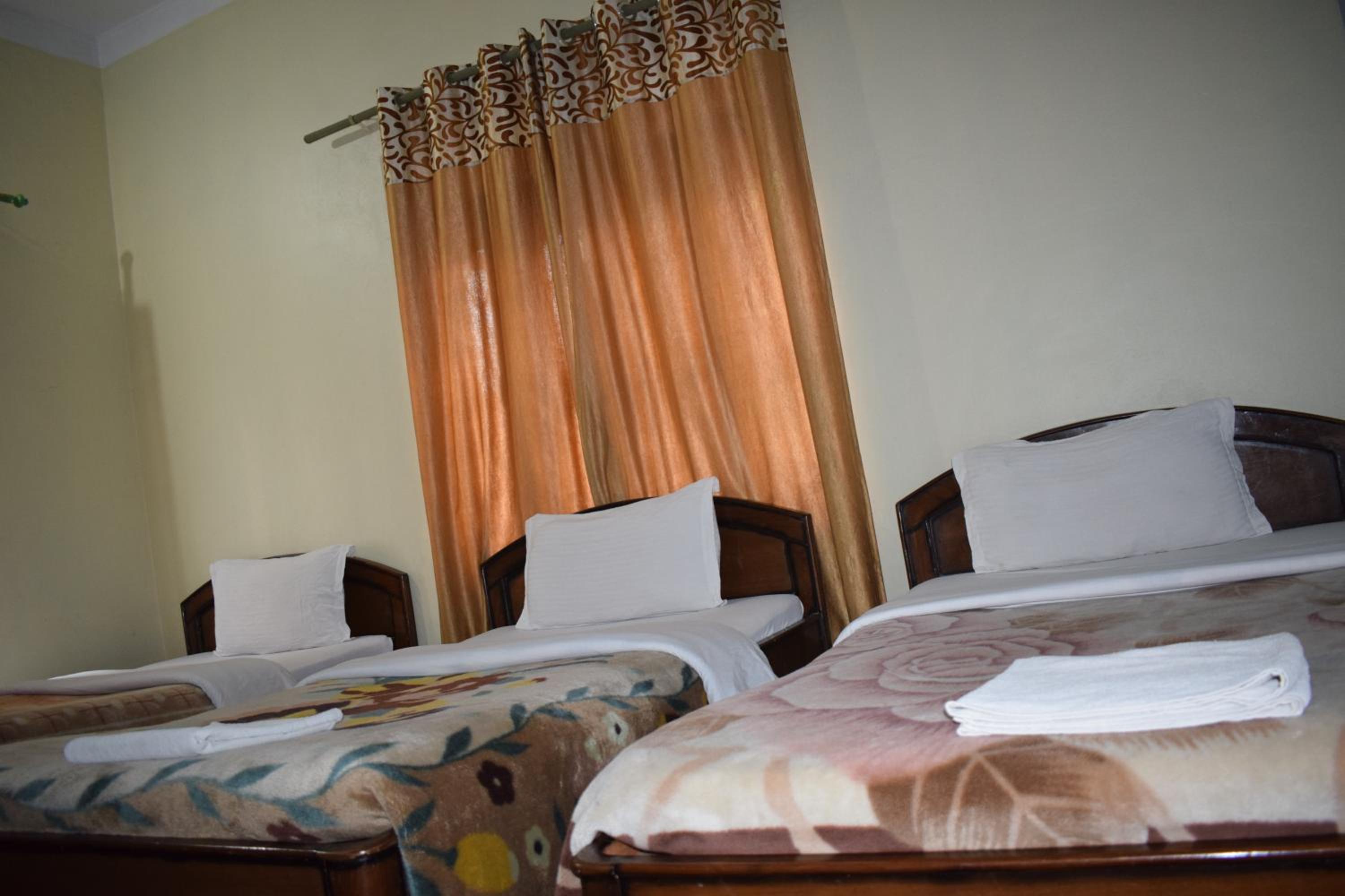 Basic Triple Room photo 1