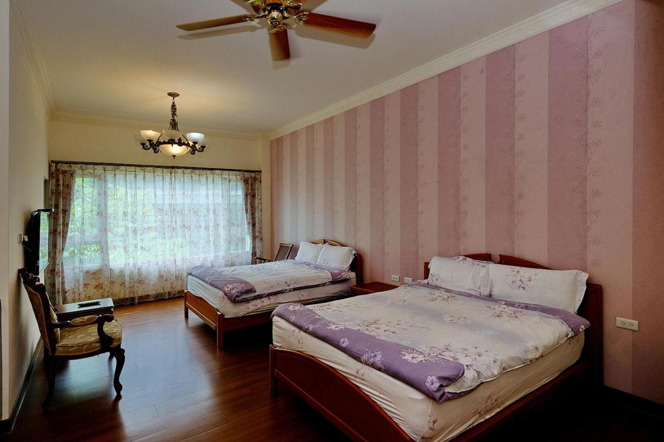Quadruple Room with Private Bathroom