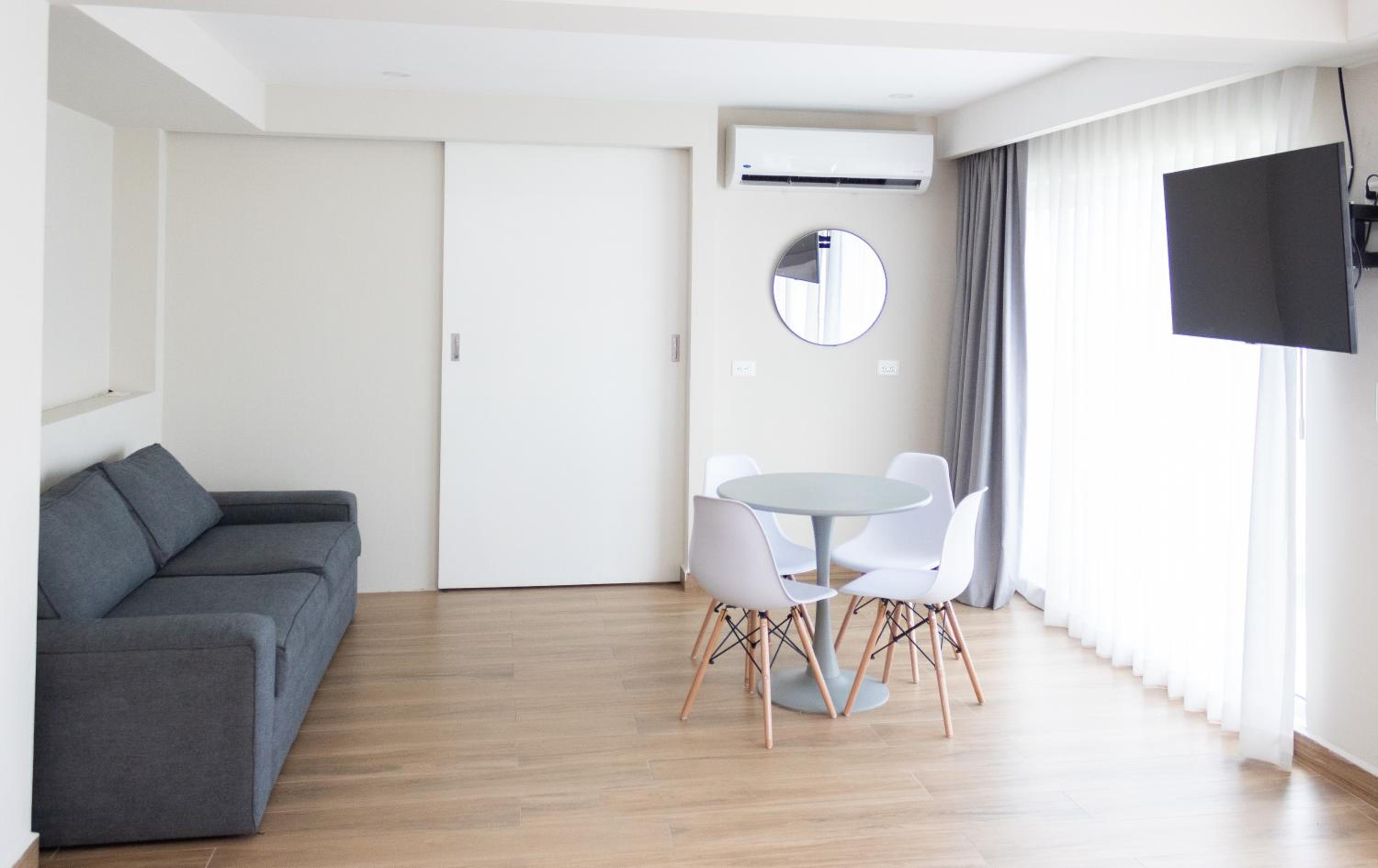 King Studio with Sofa Bed photo 3