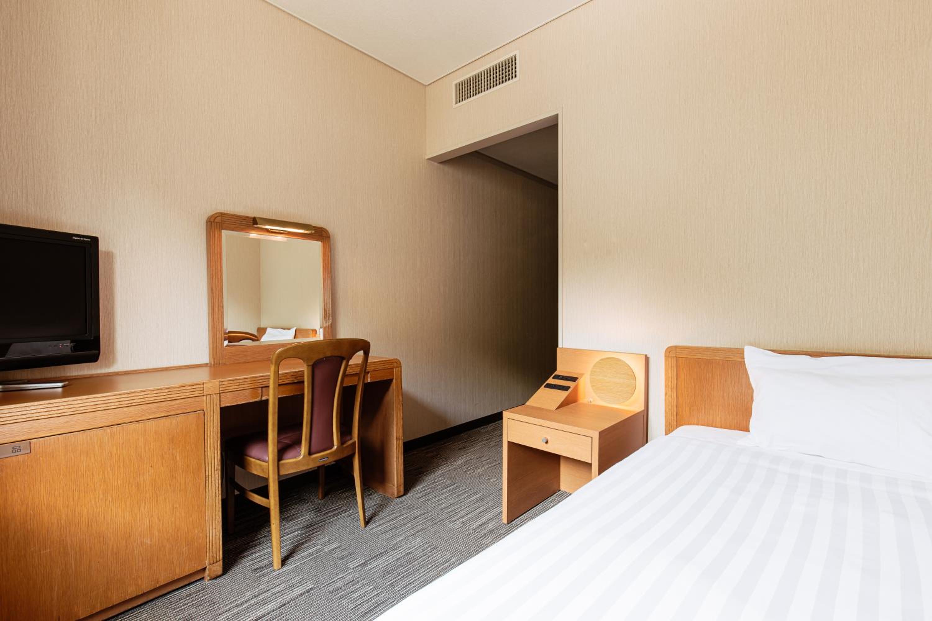 Single Room With Bath photo 1