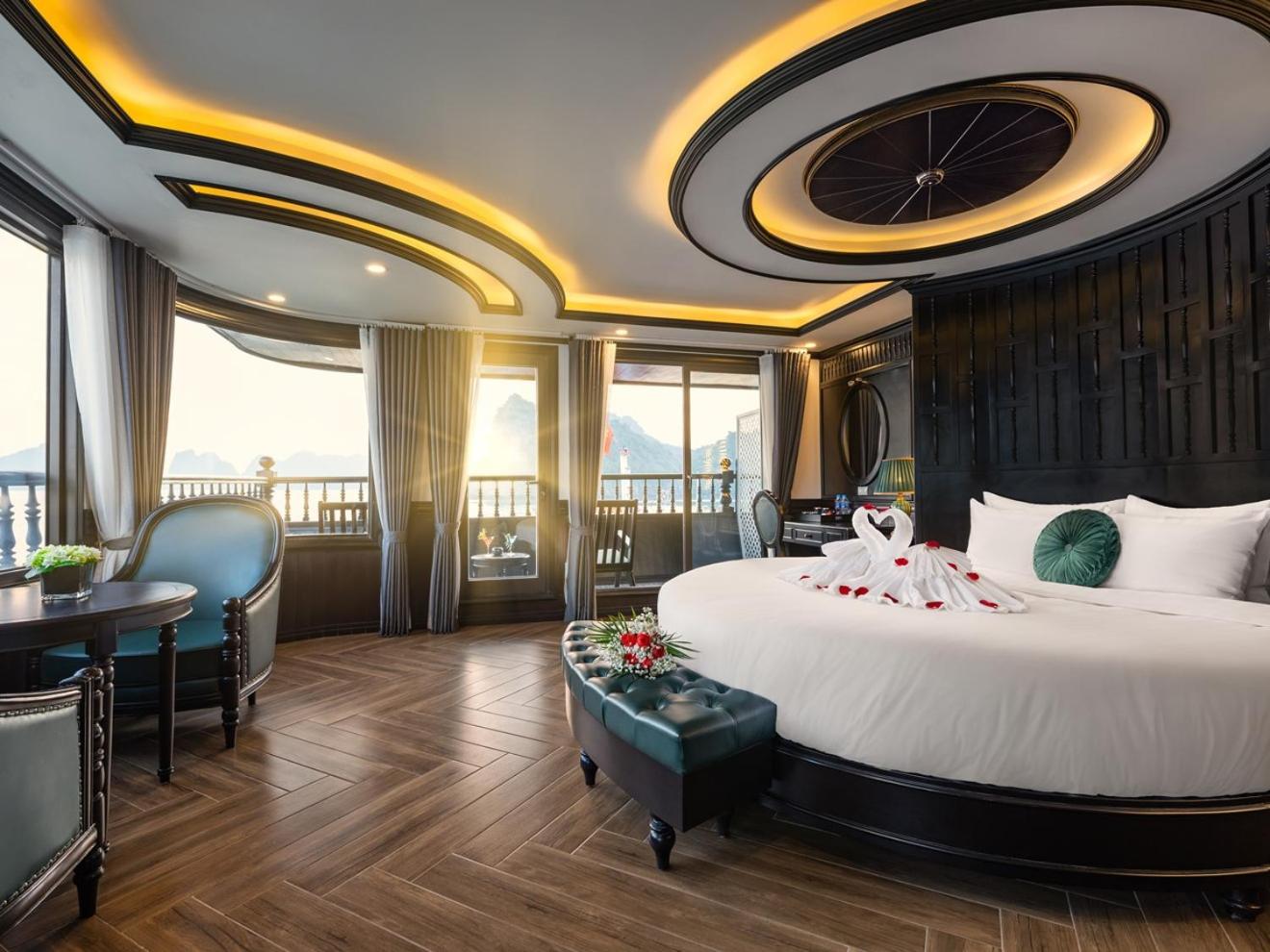 Deluxe King Suite