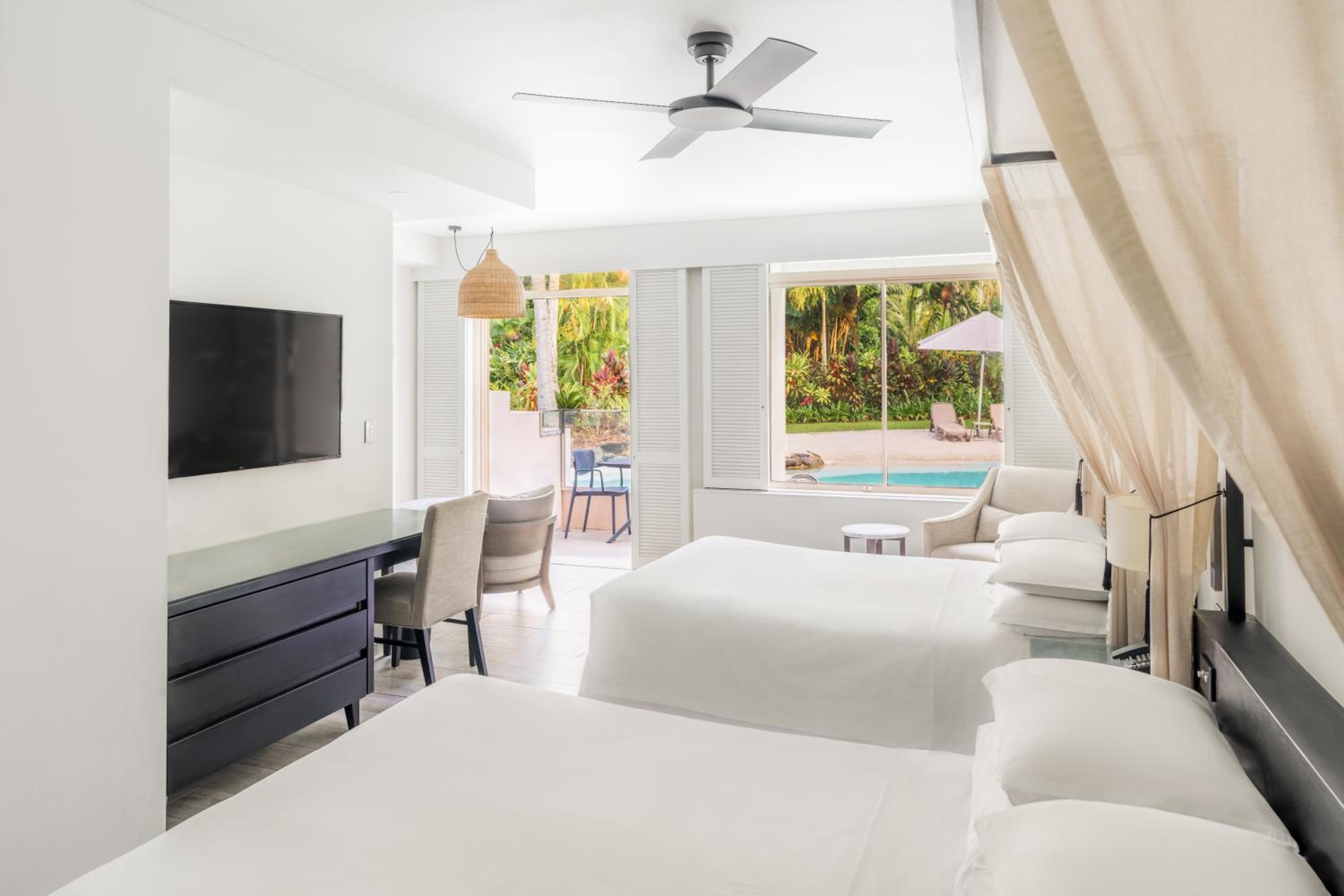 Guest room, 2 Doubles, Pool access, Small Lagoon access thumbnail 6