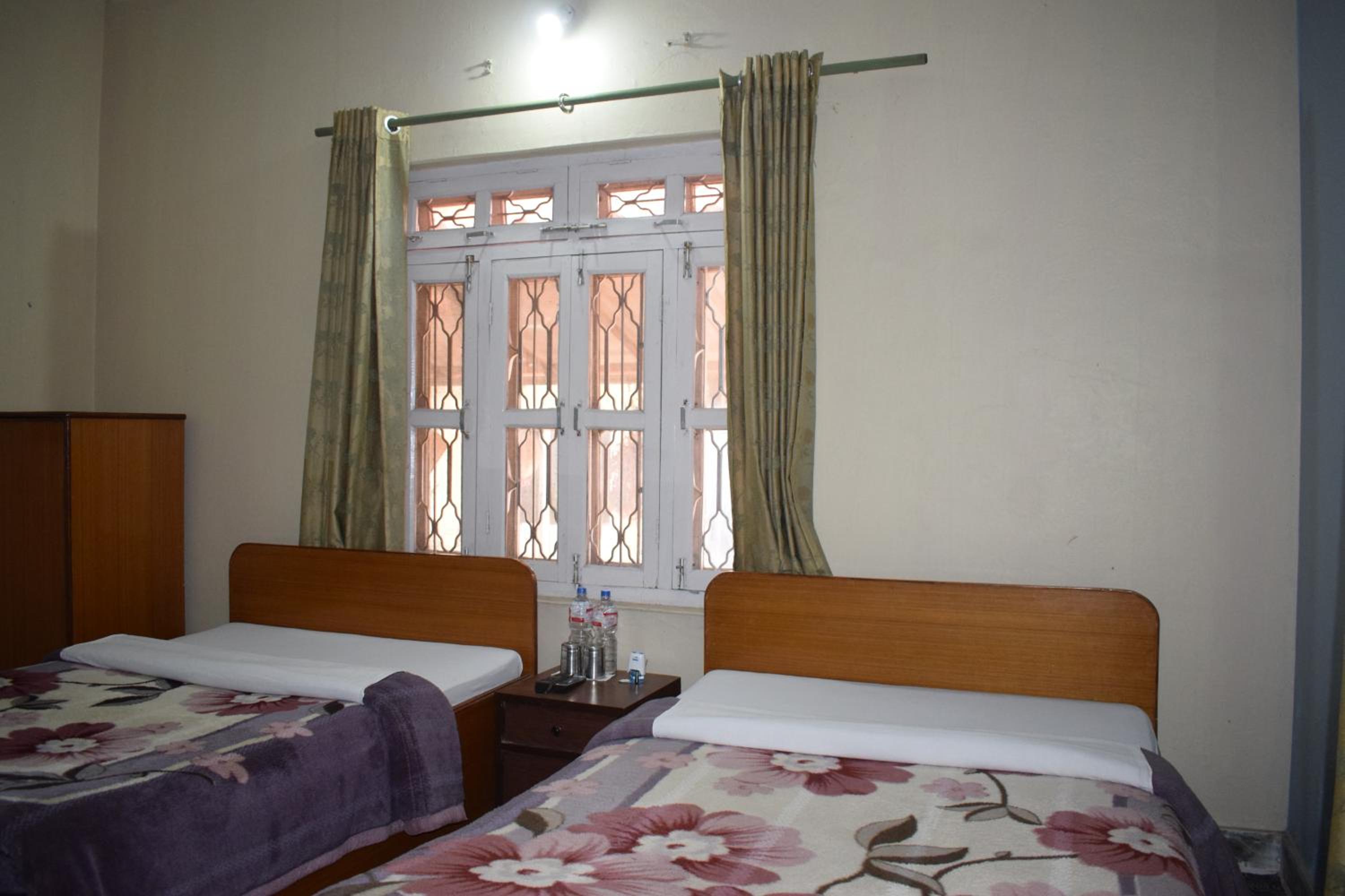 Budget Double Room photo 2