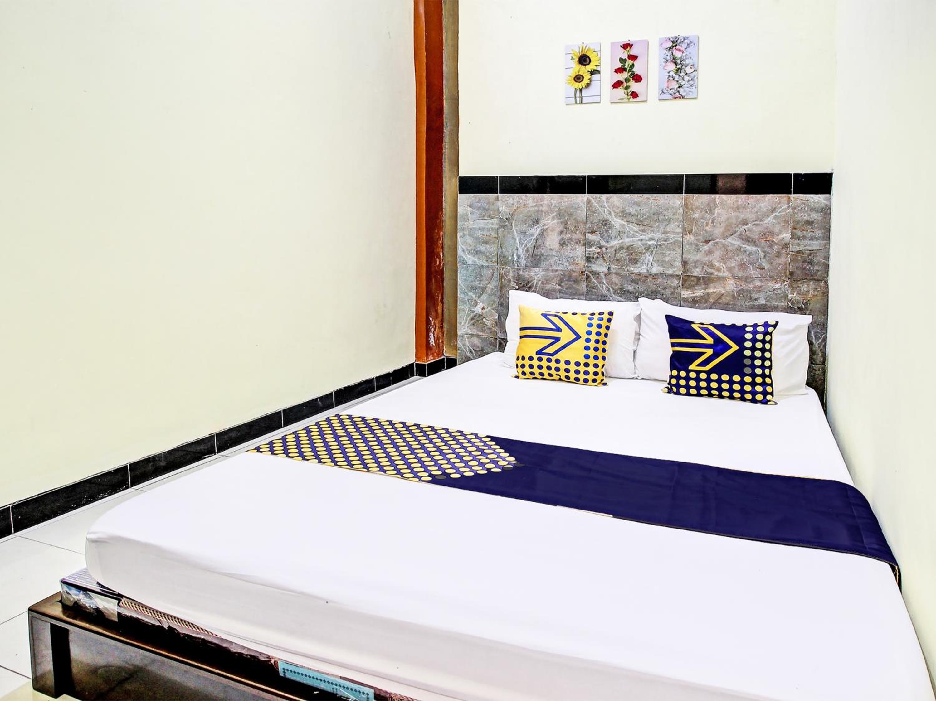 Budget Double Room - Photo 1