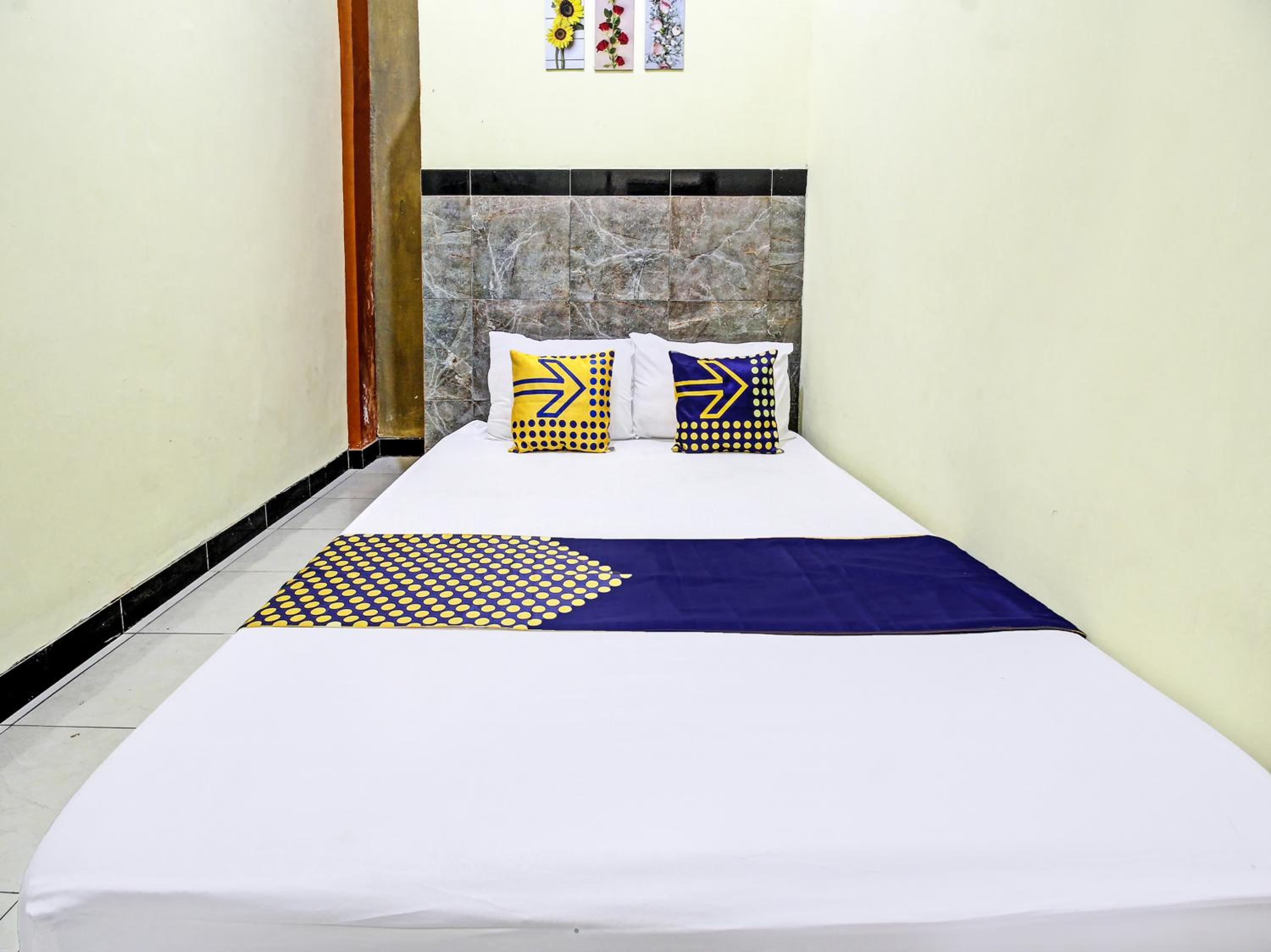 Budget Double Room - Photo 7