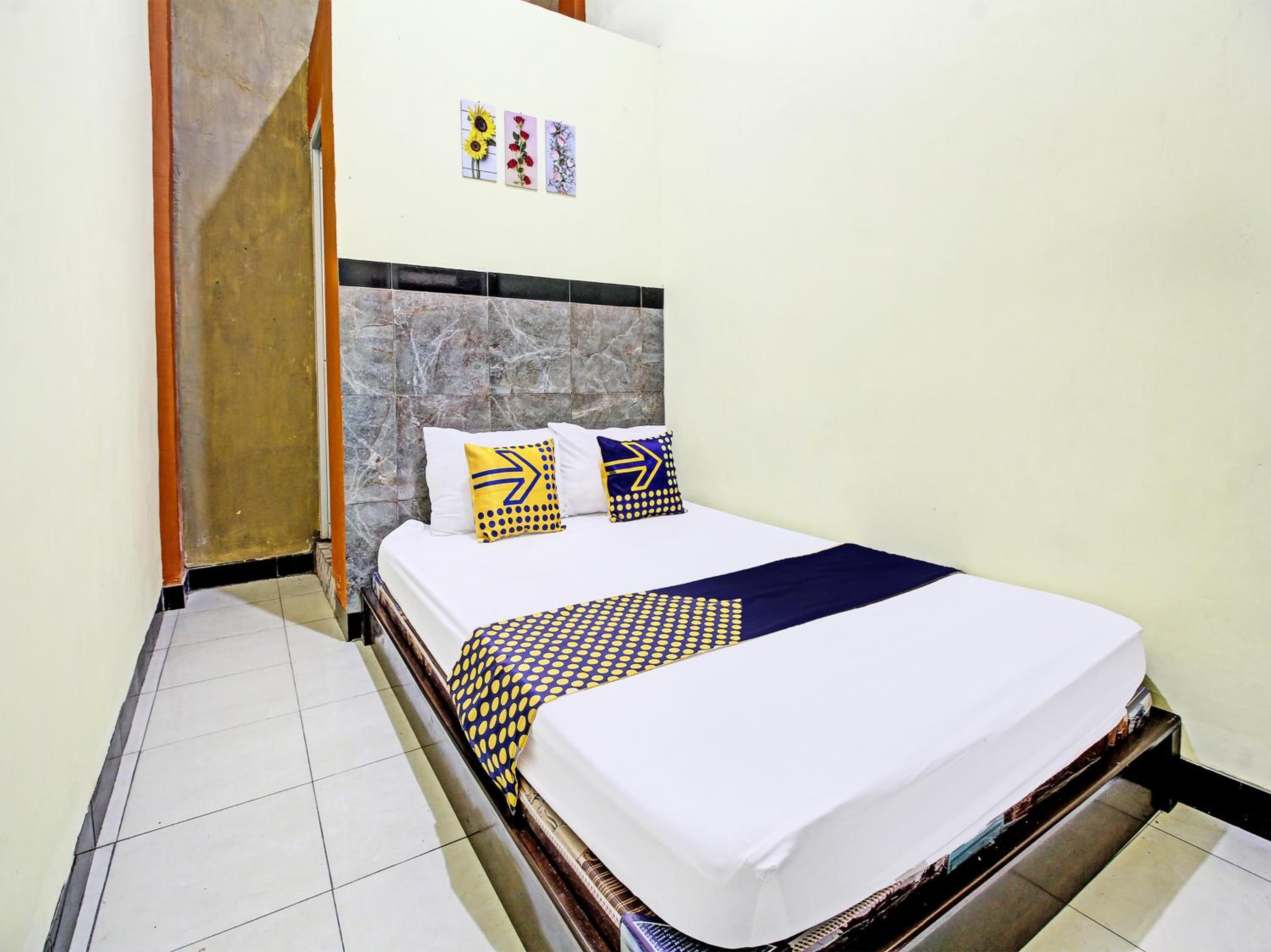 Budget Double Room - Photo 6