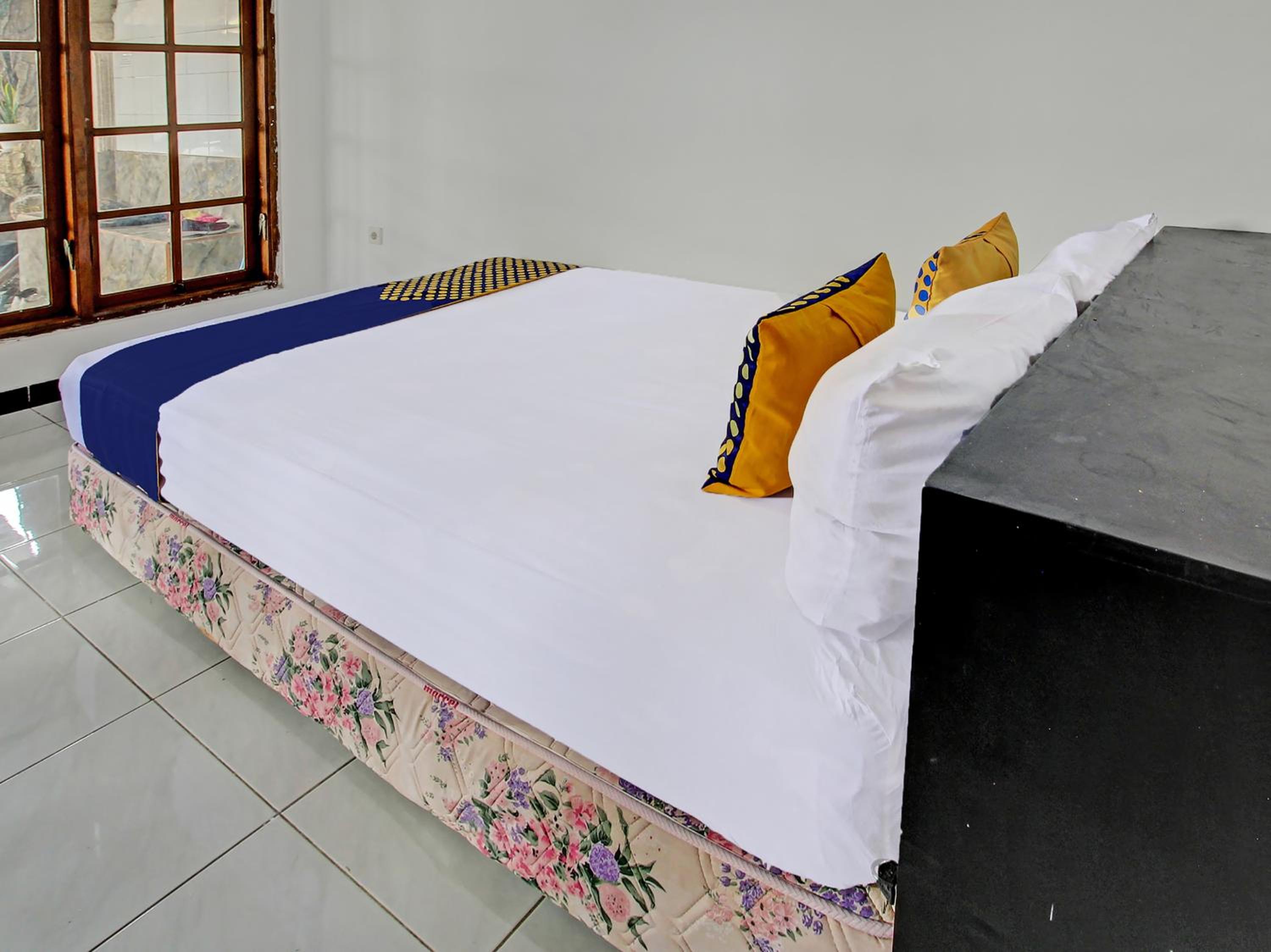Queen Room - Photo 5