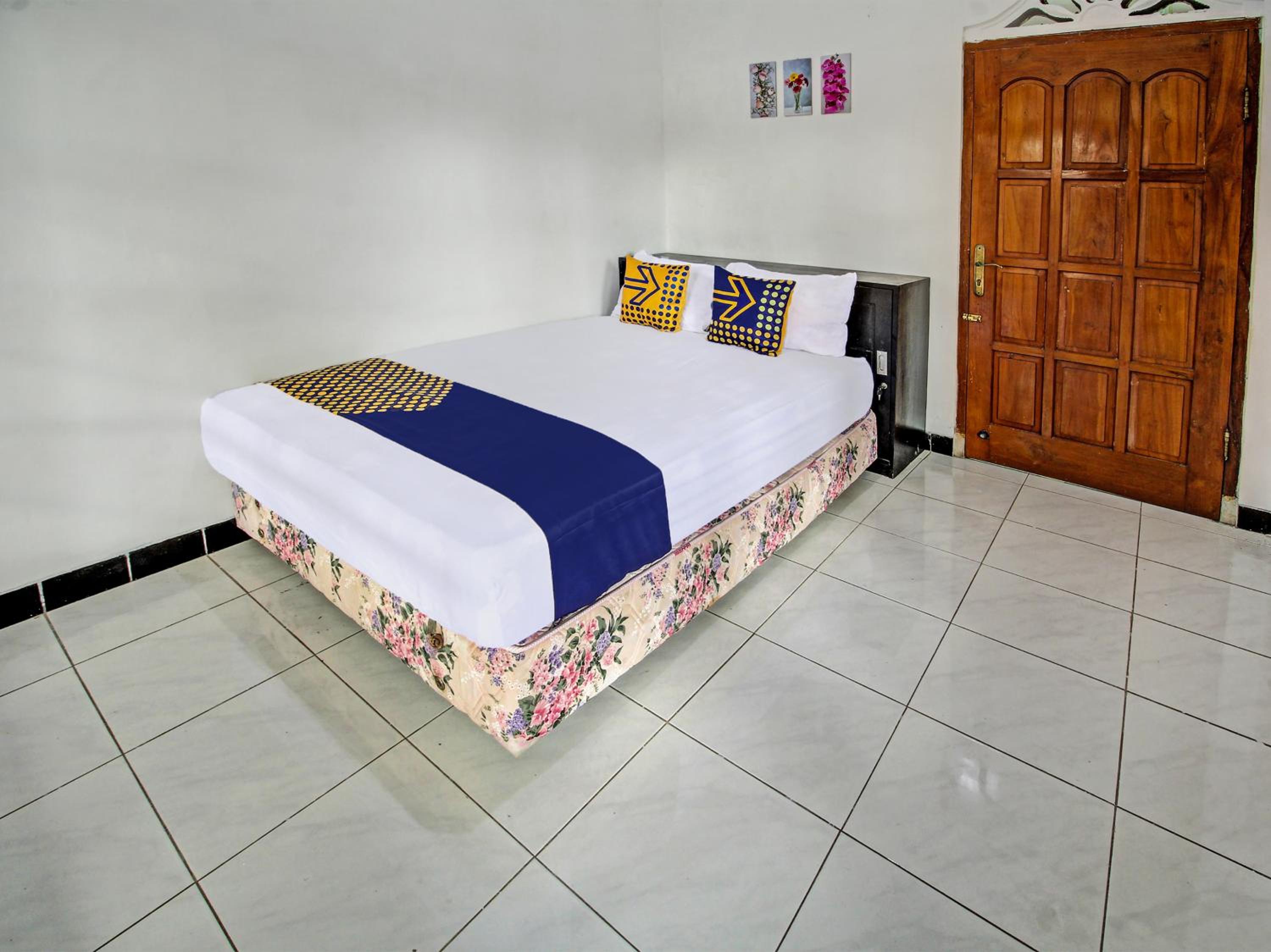 Queen Room - Photo 8