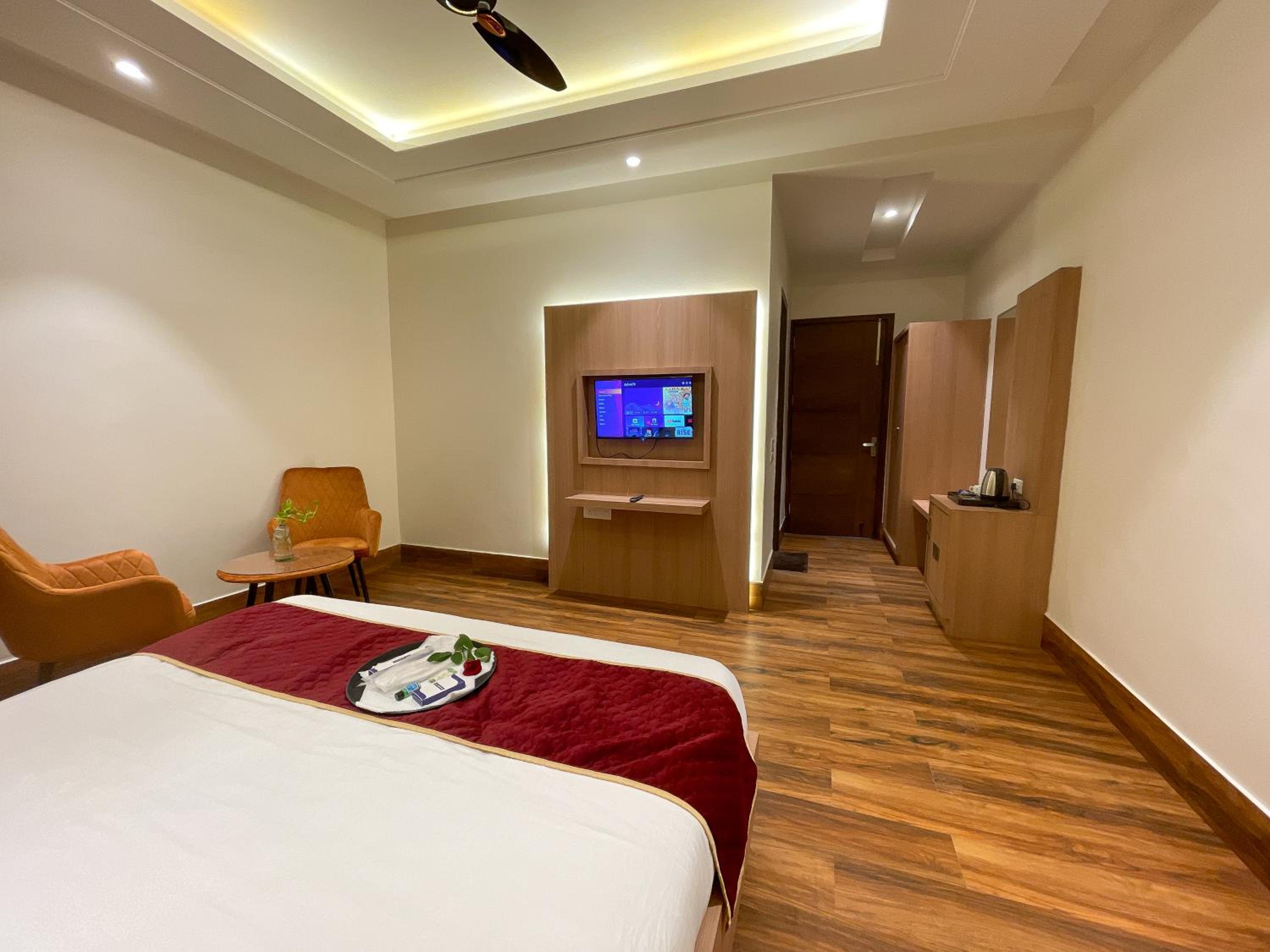 Superior King Room - Photo 1