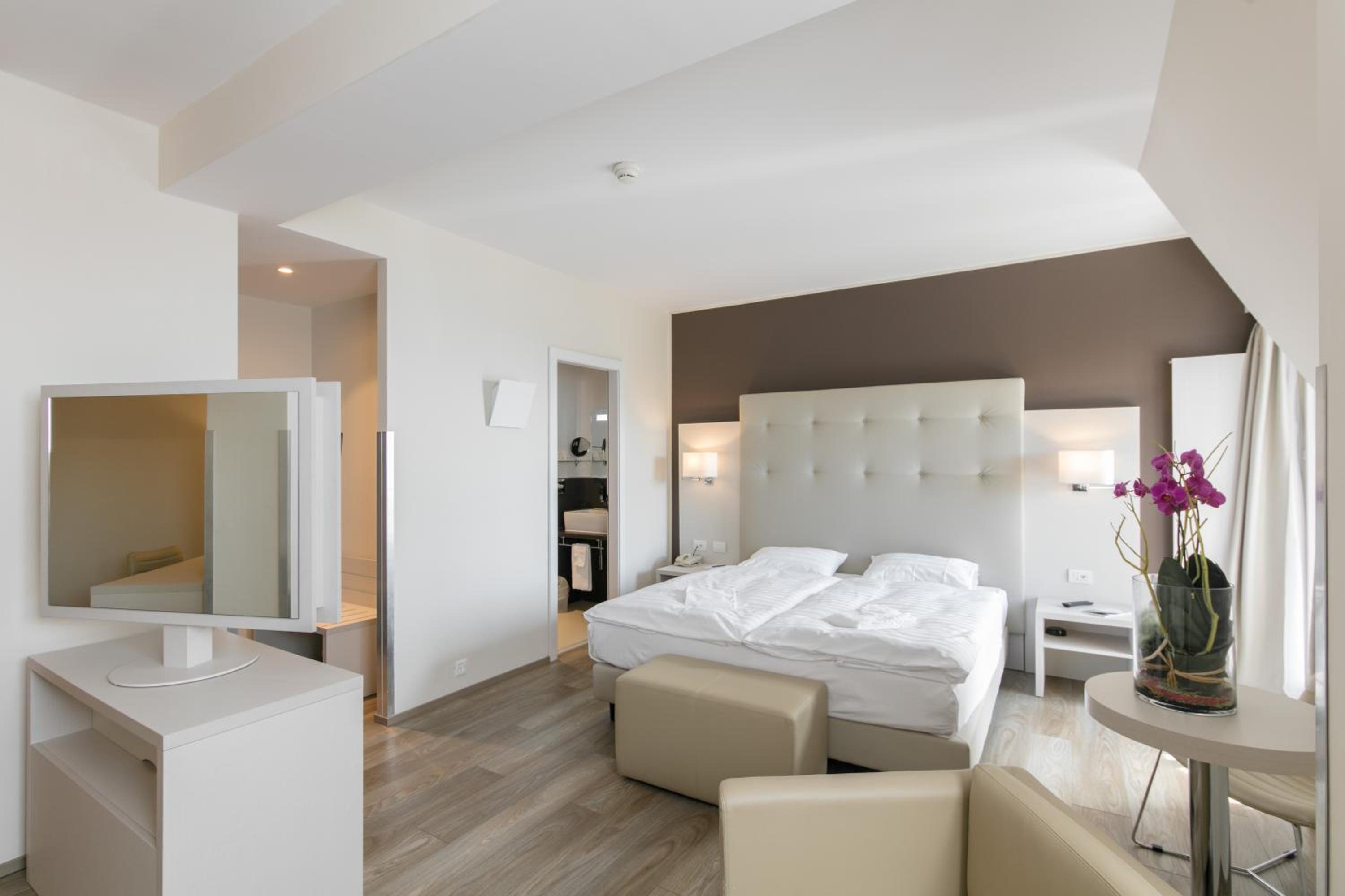 Junior Suite with Balcony