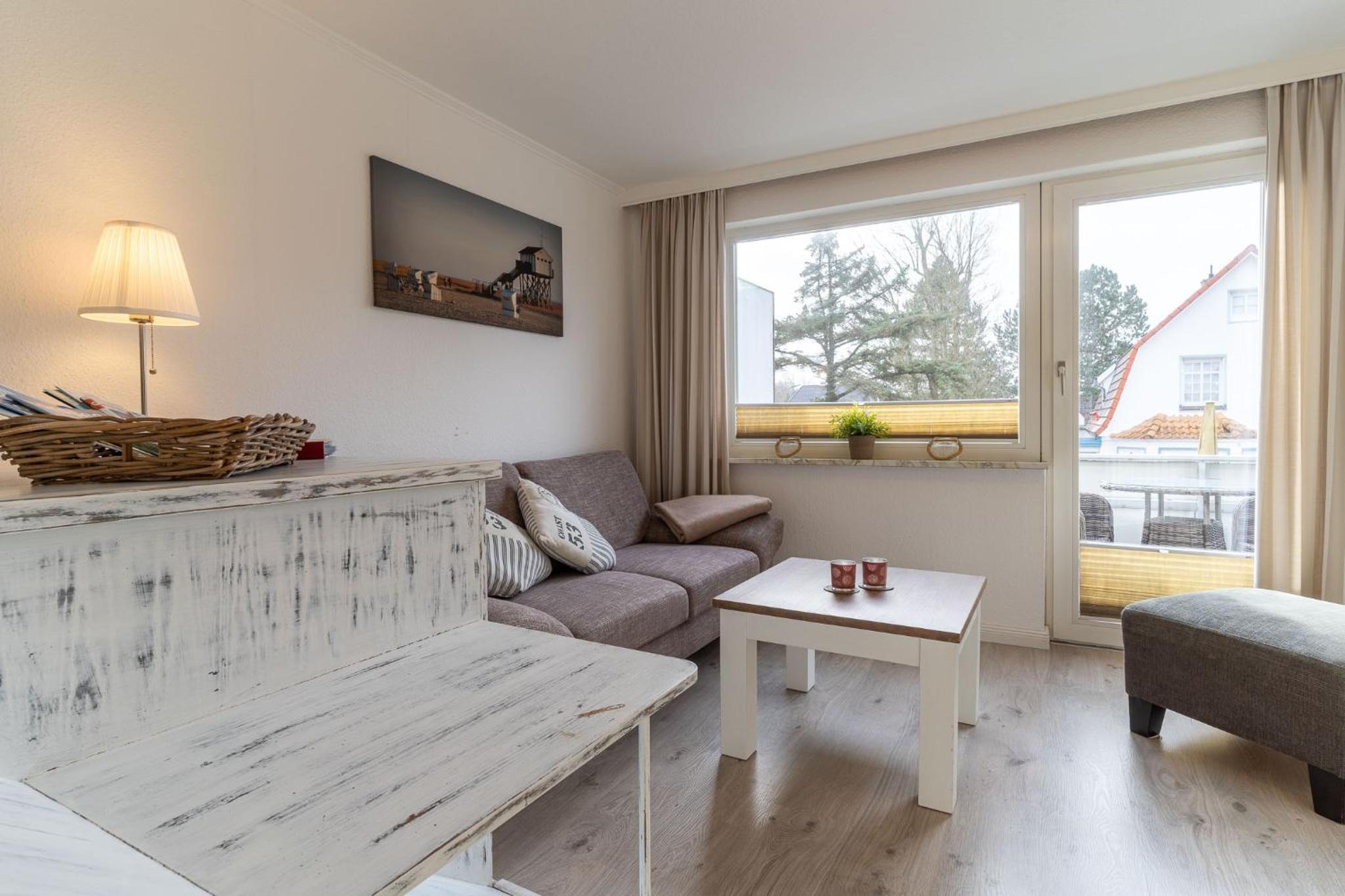 Apartment with Balcony photo 1