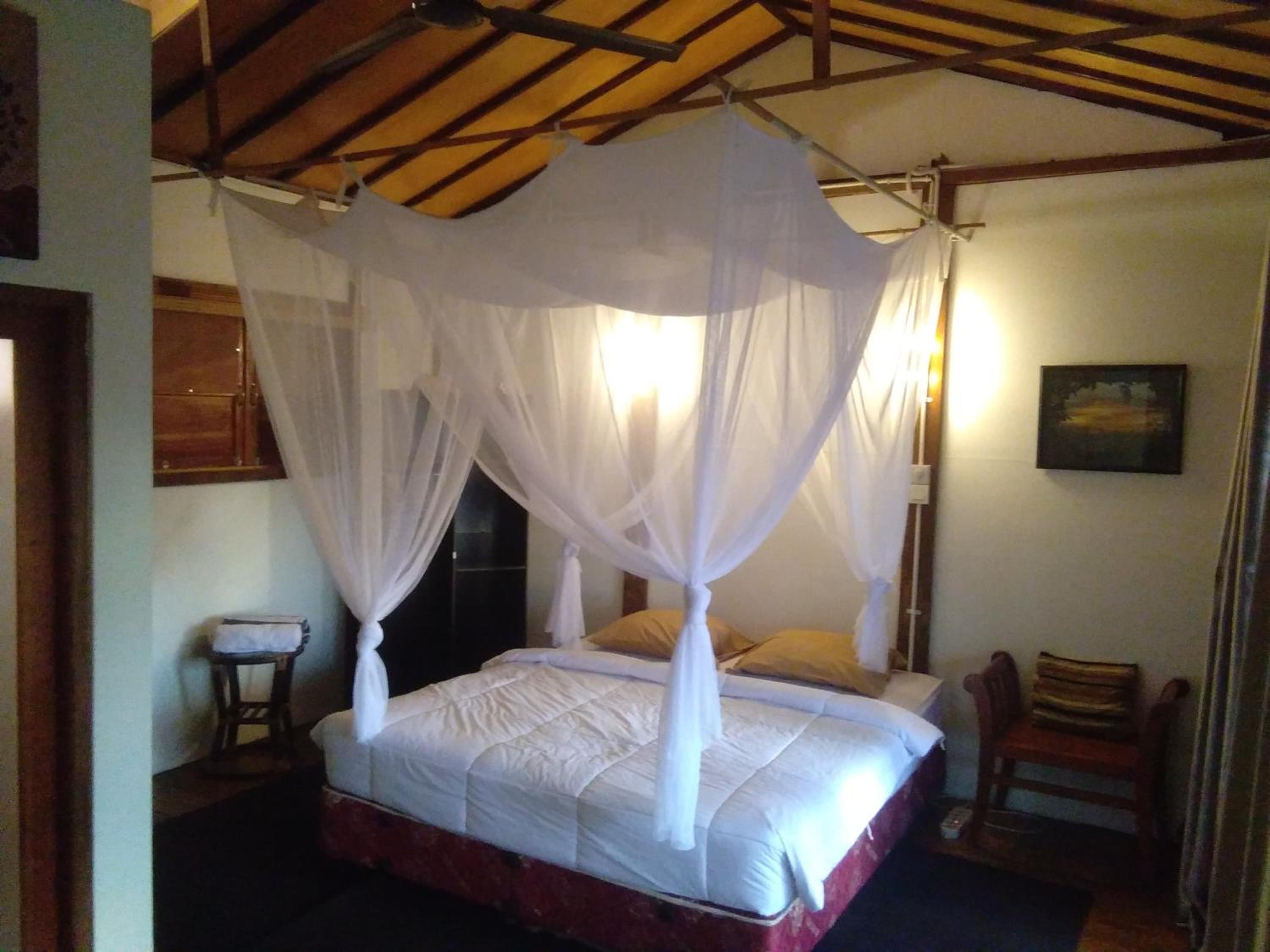 Deluxe Double Room - Photo 13