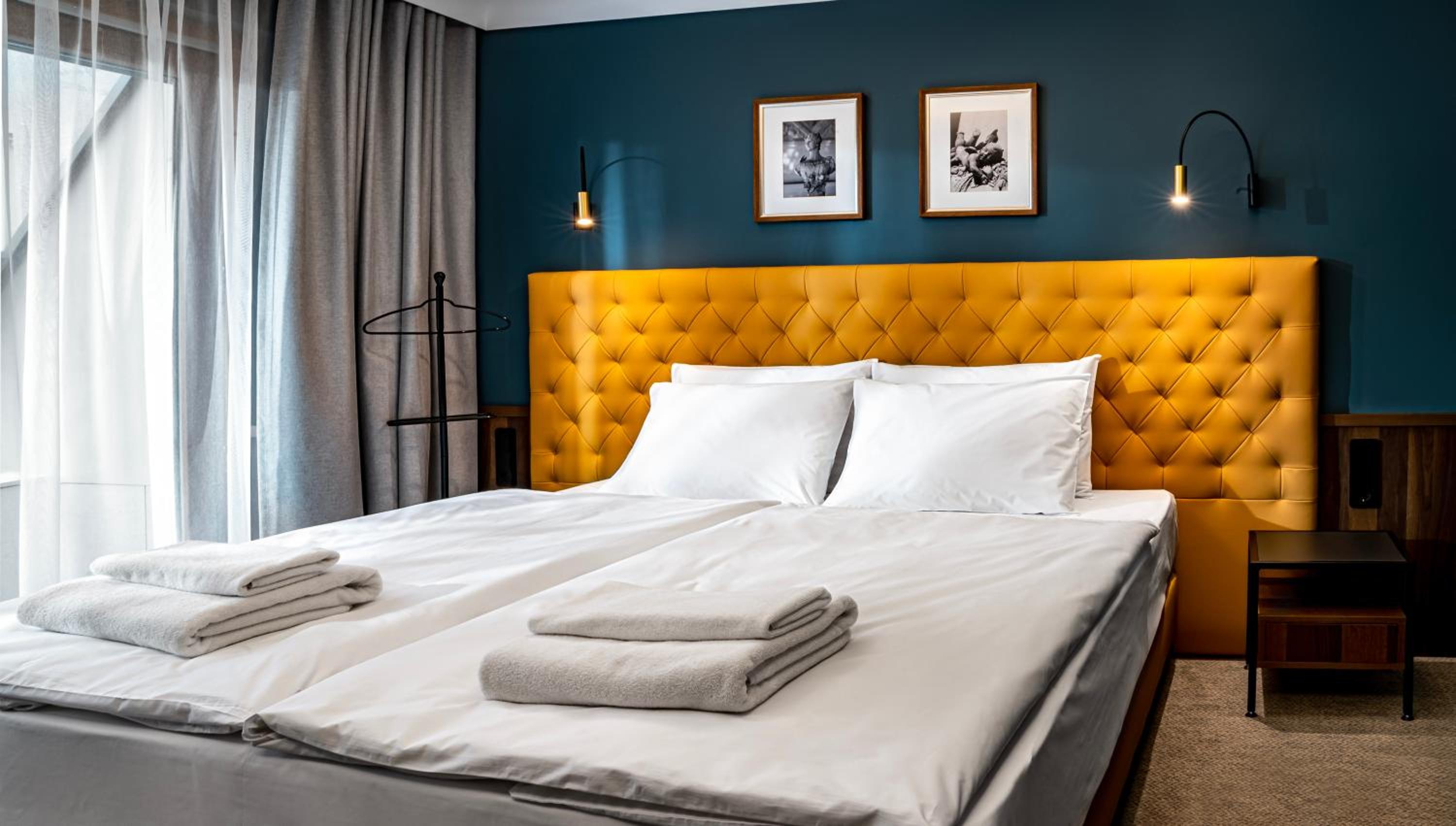 Deluxe Double or Twin Room - Photo 13