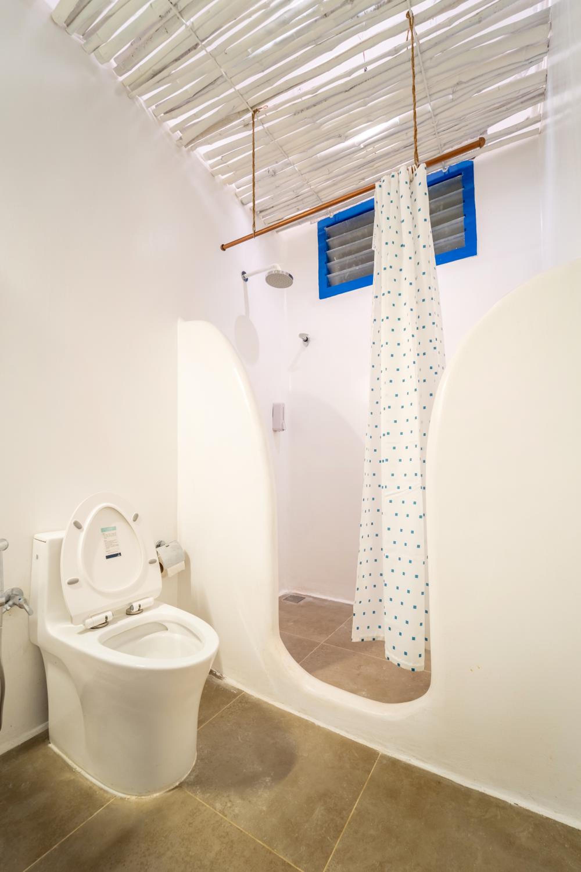 Suite with Private Pool - Photo 34