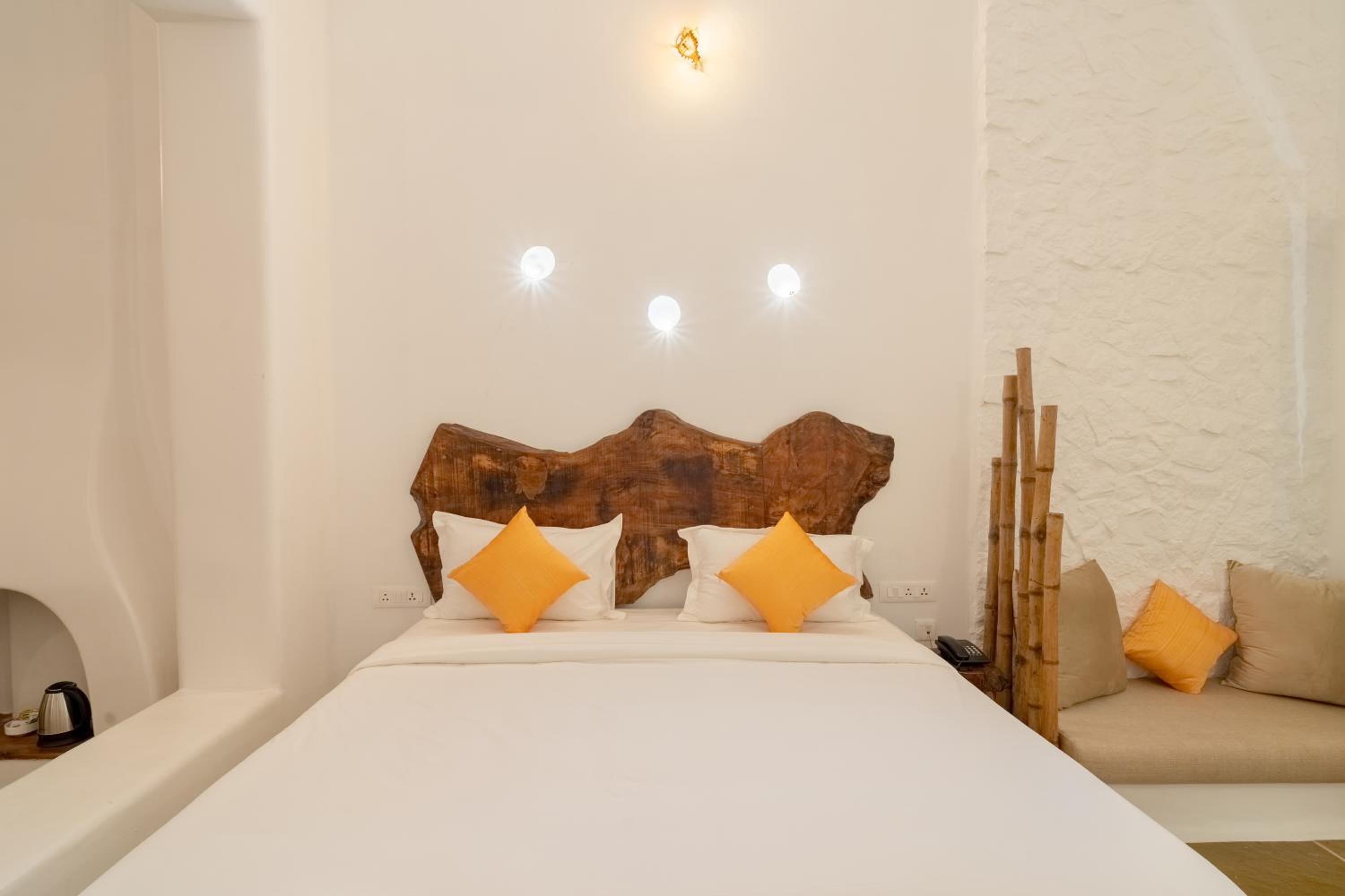 Suite with Private Pool - Photo 28