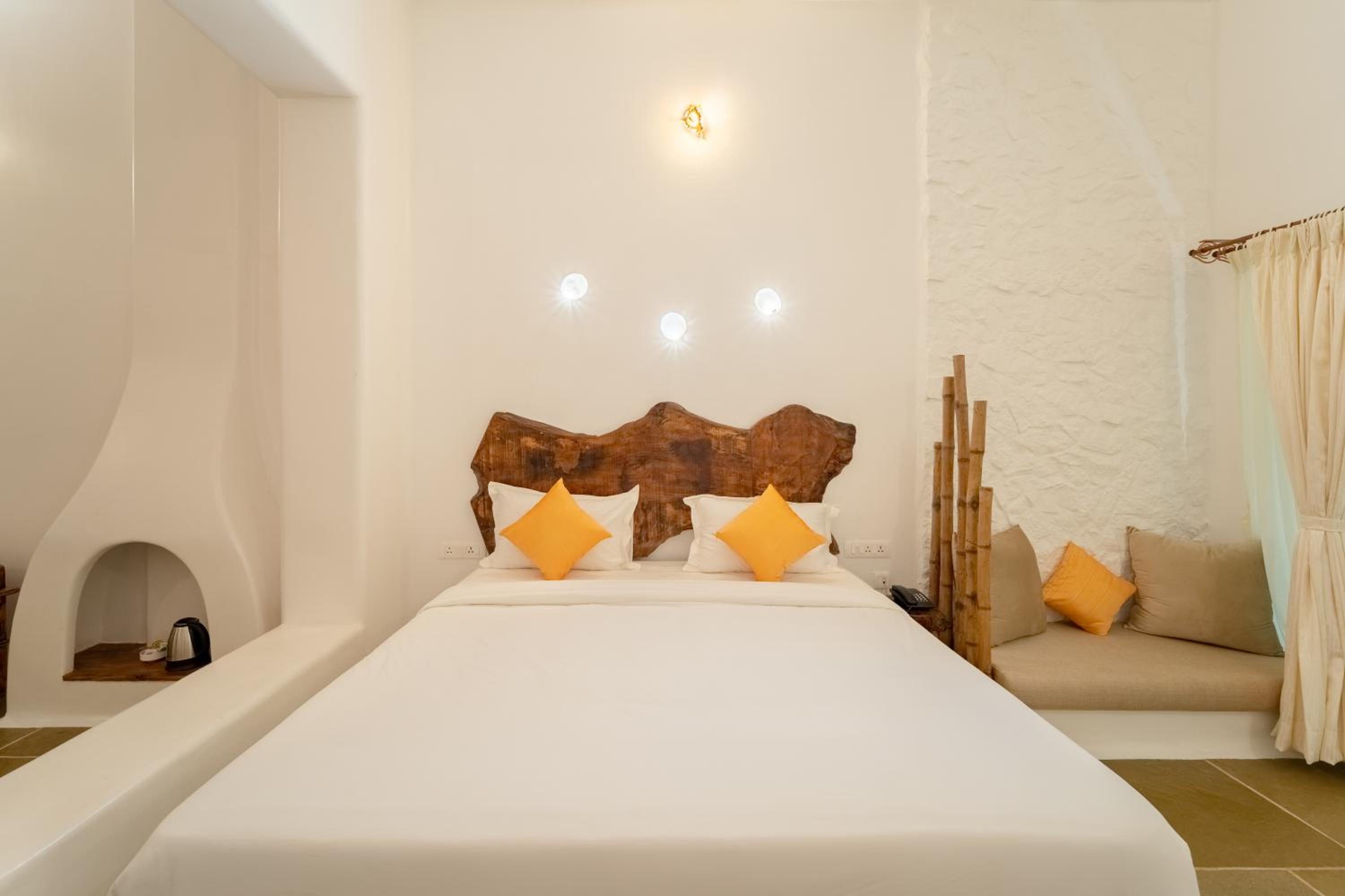 Suite with Private Pool - Photo 27