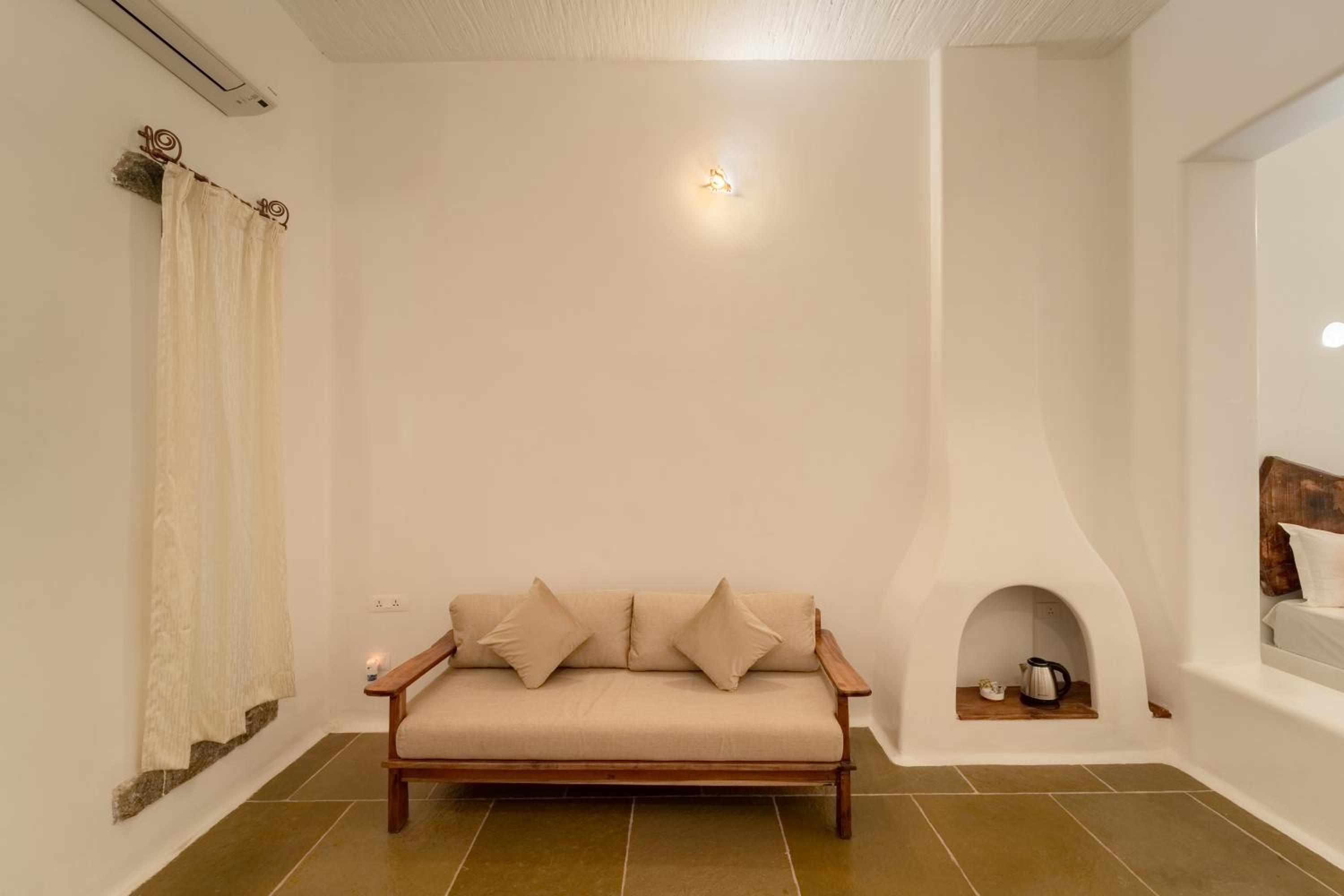 Suite with Private Pool - Photo 26