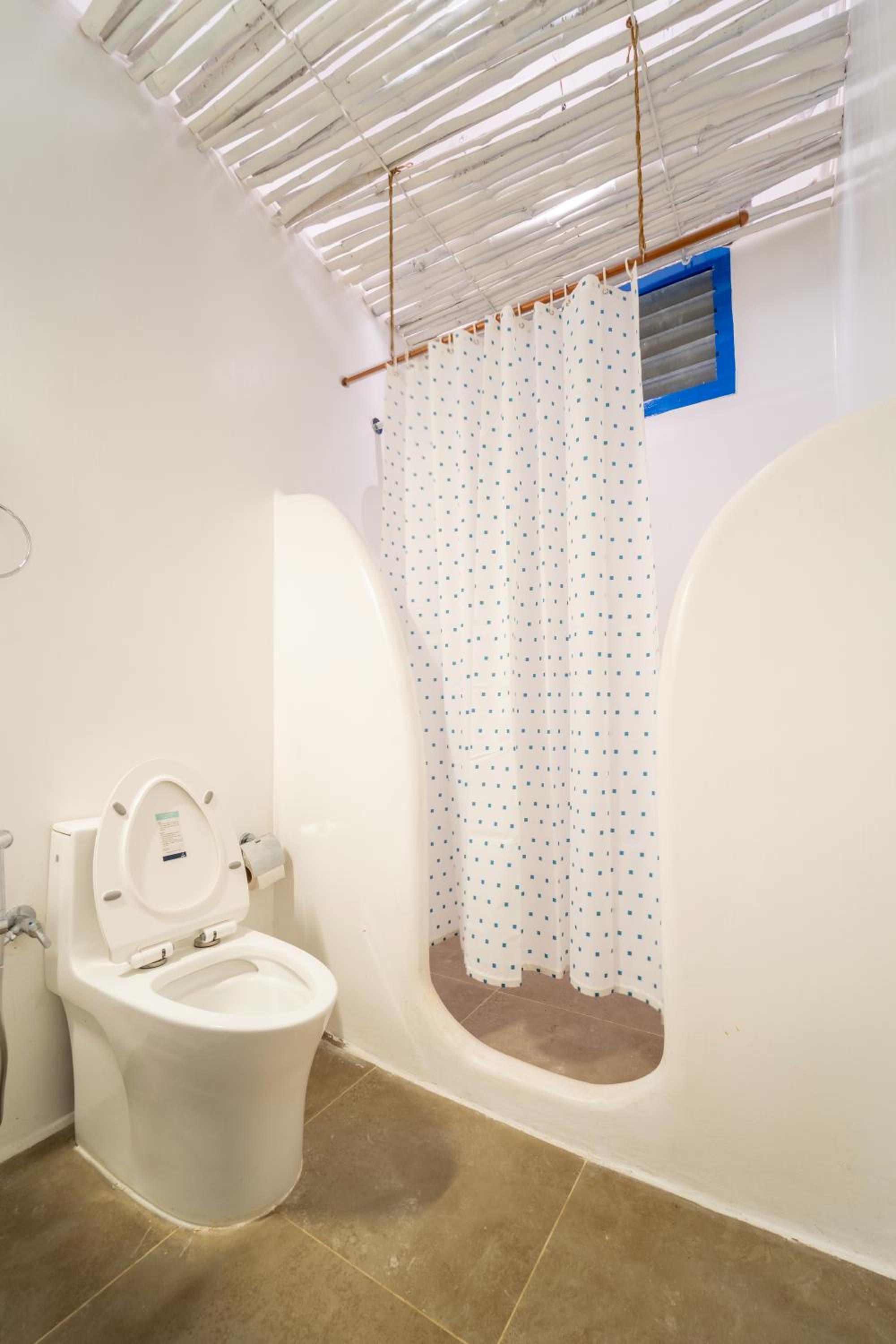 Suite with Private Pool - Photo 24