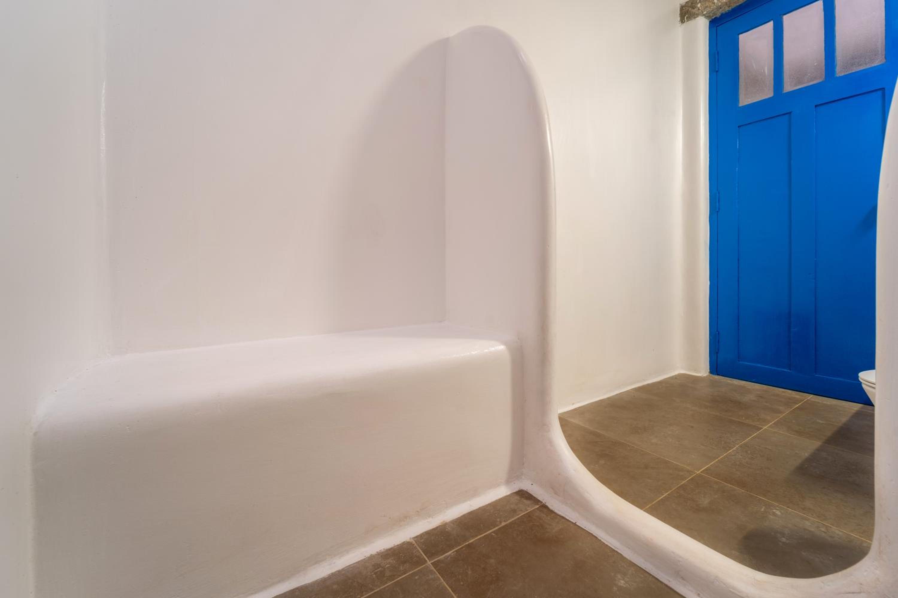 Suite with Private Pool - Photo 17