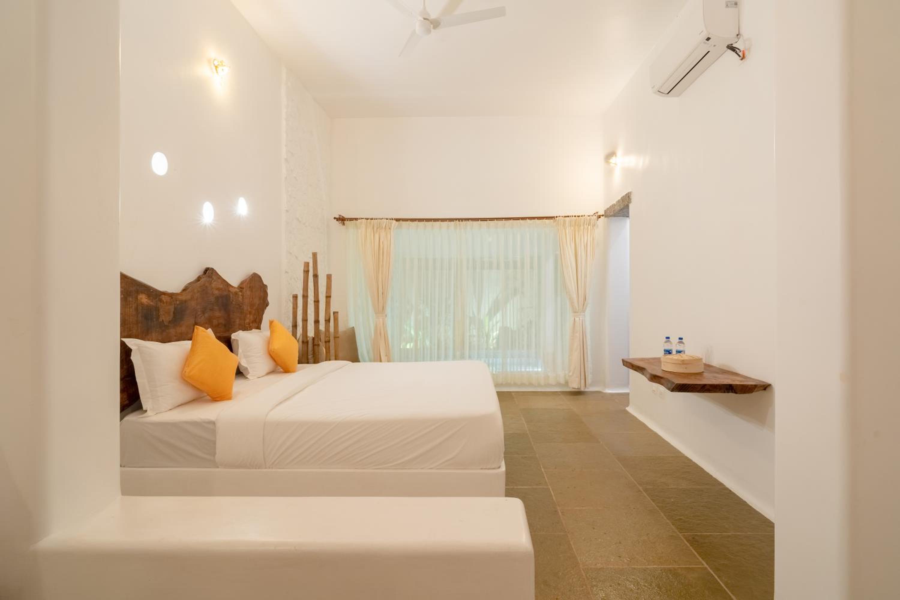 Suite with Private Pool - Photo 14