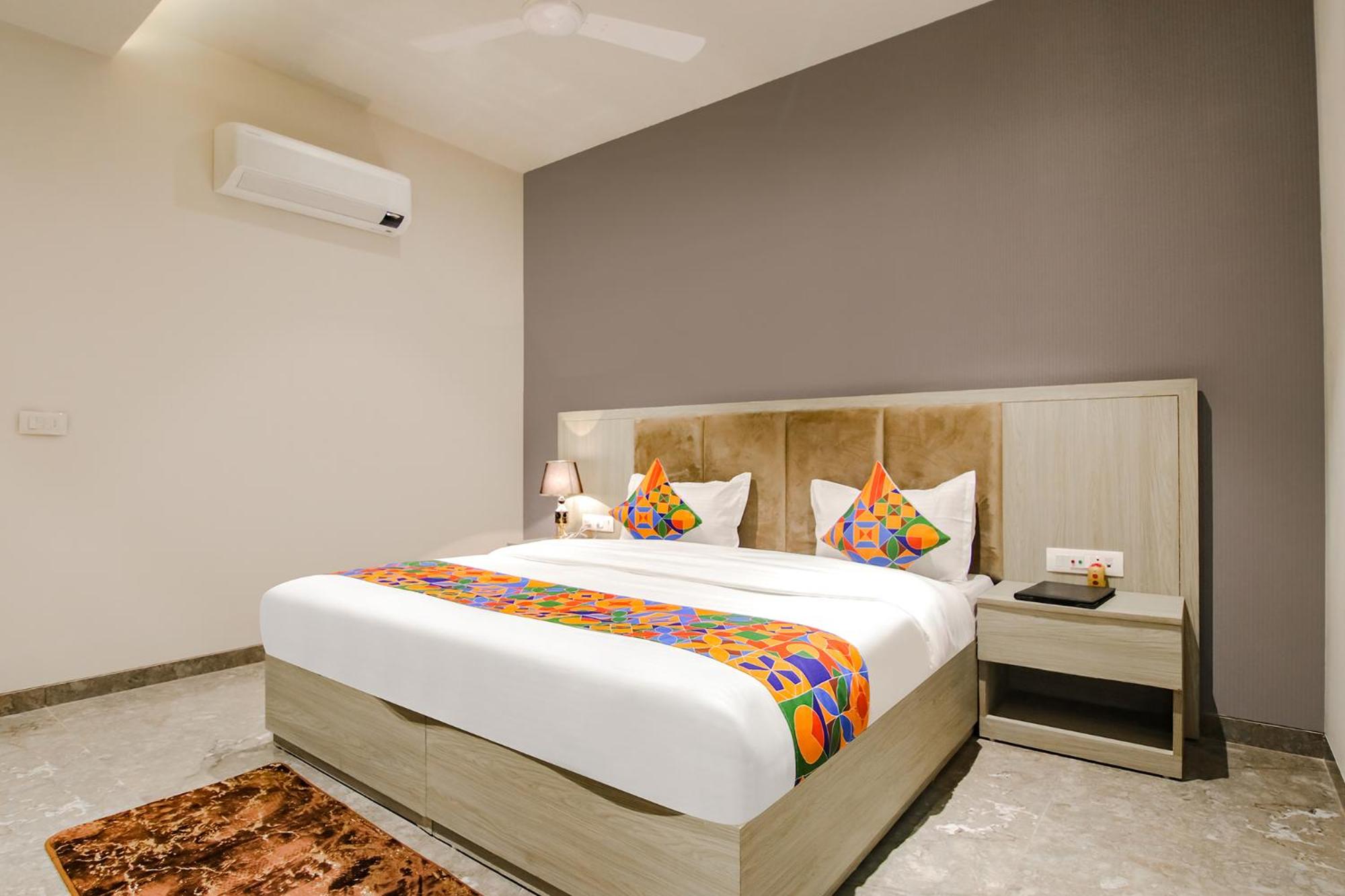Deluxe Room - Photo 3