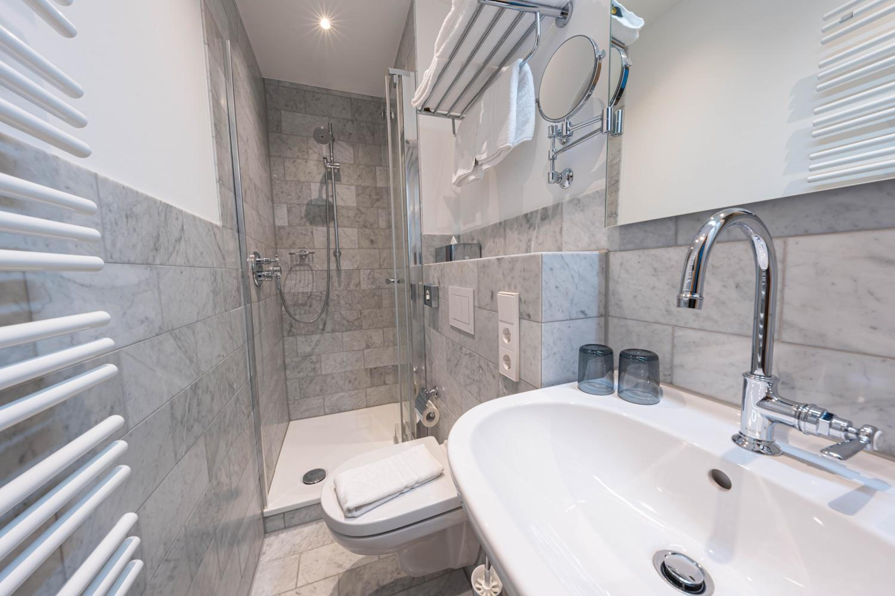 Standard Double Room - Photo 6