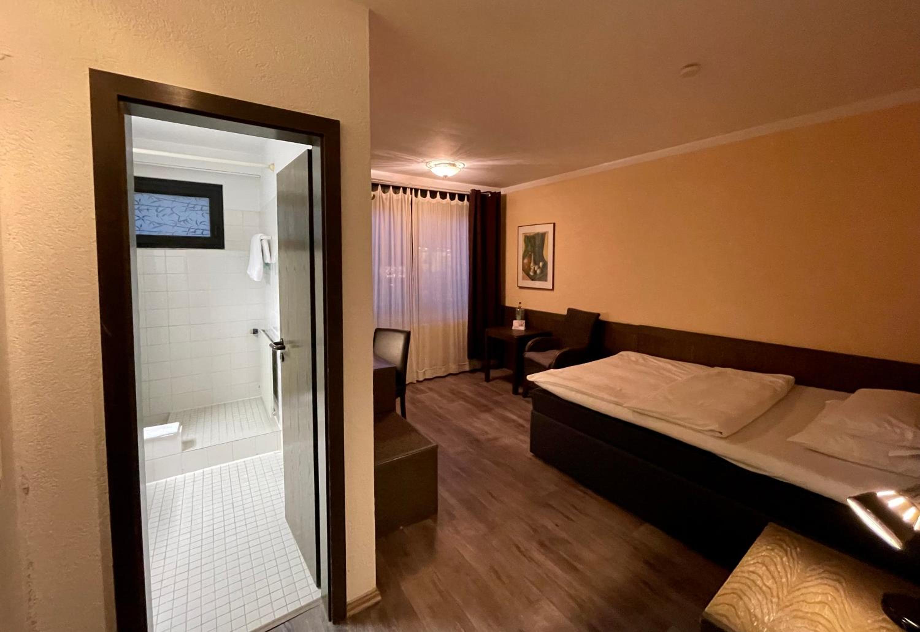 Single Room photo 3