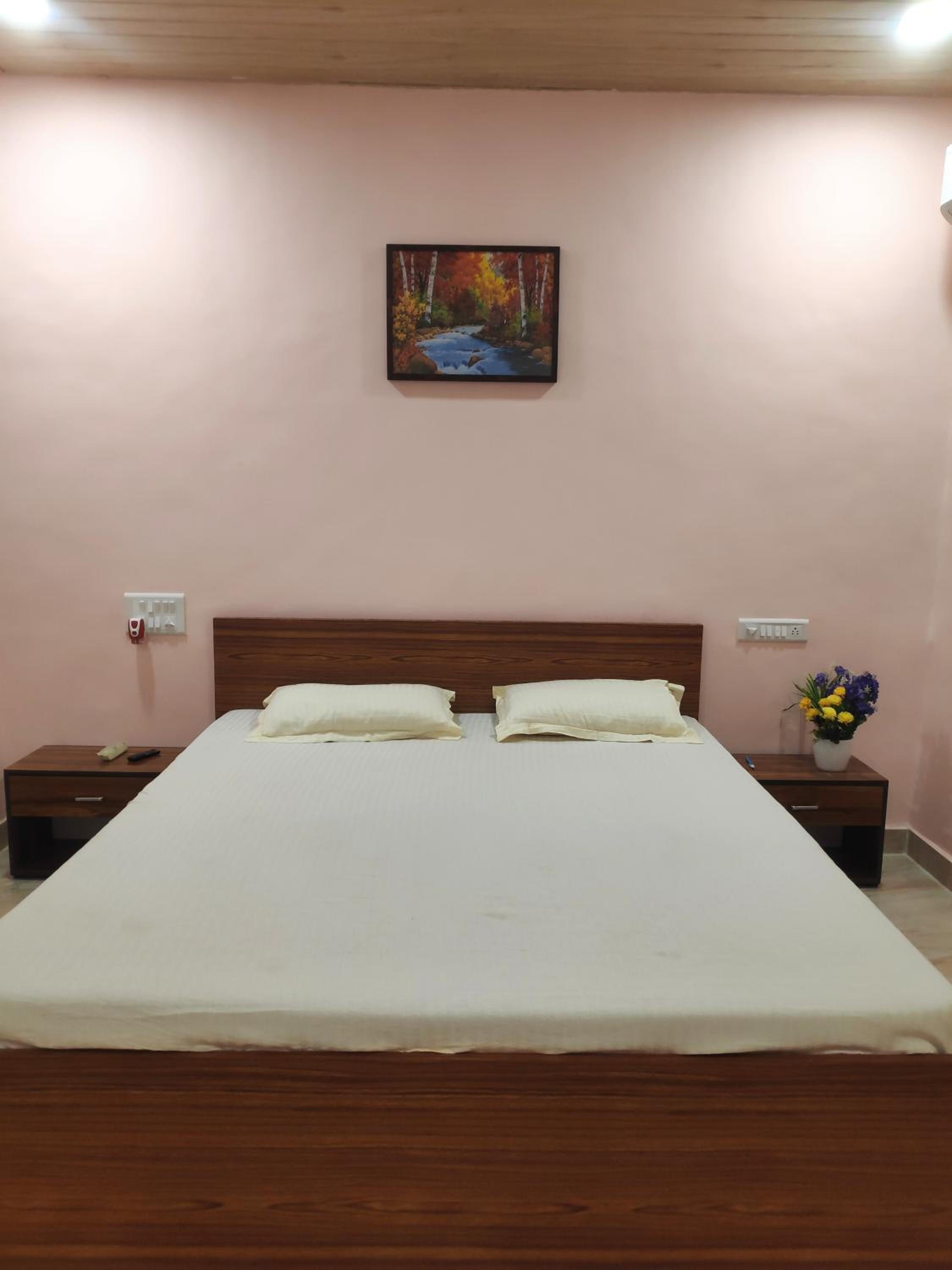 Deluxe Room - Photo 10