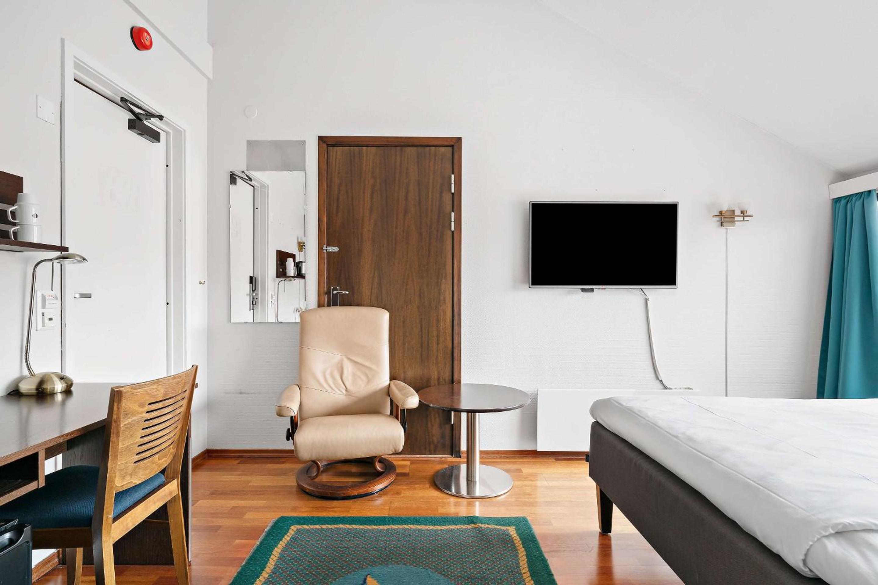 Standard Double Room - Photo 5