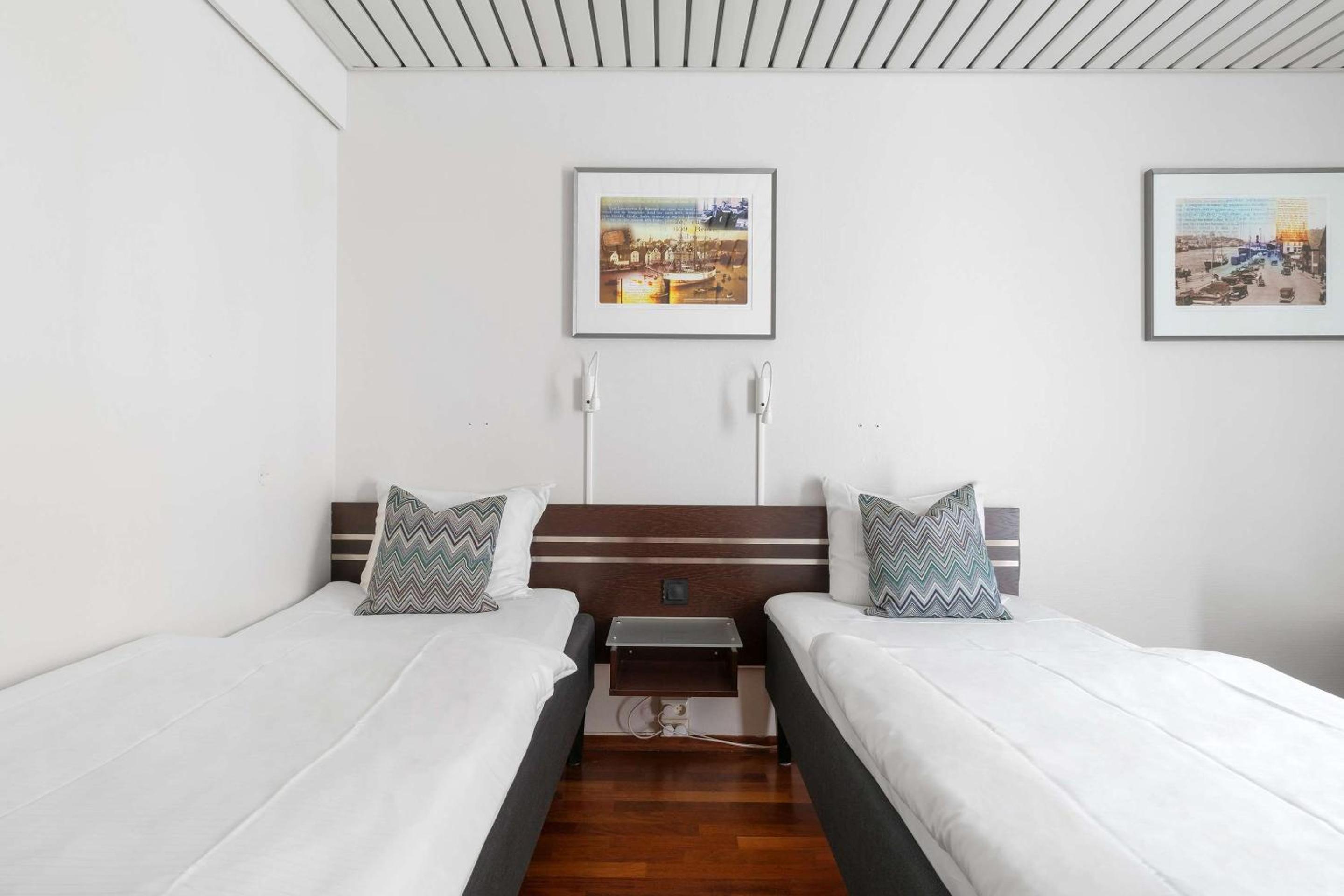 Standard Twin Room - Photo 1