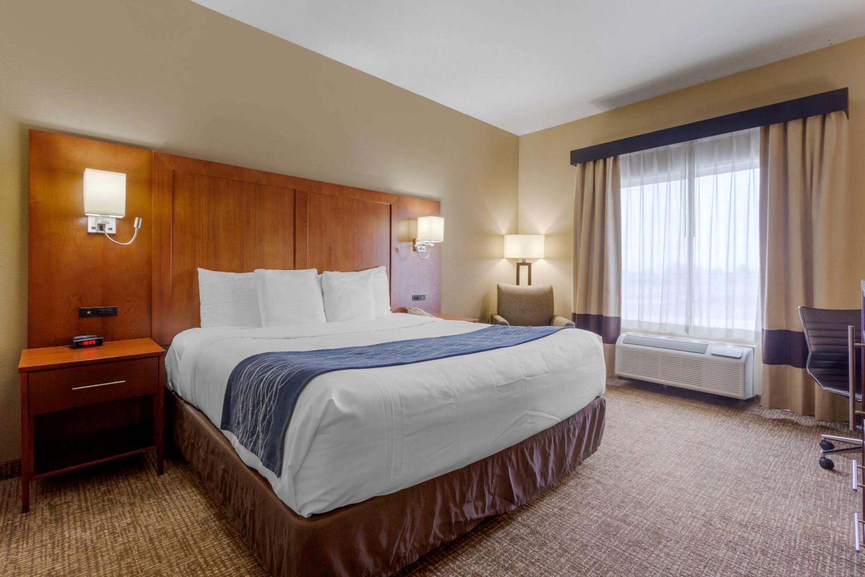 King Room - Disability Access - Non-Smoking