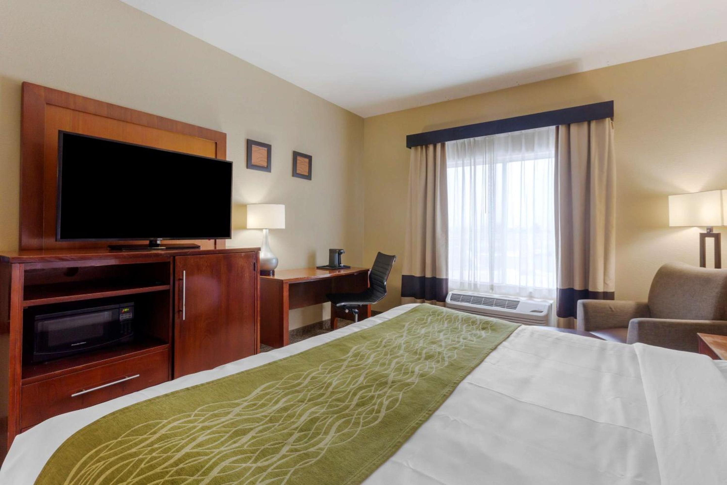 King Room - Disability Access - Non-Smoking photo 3