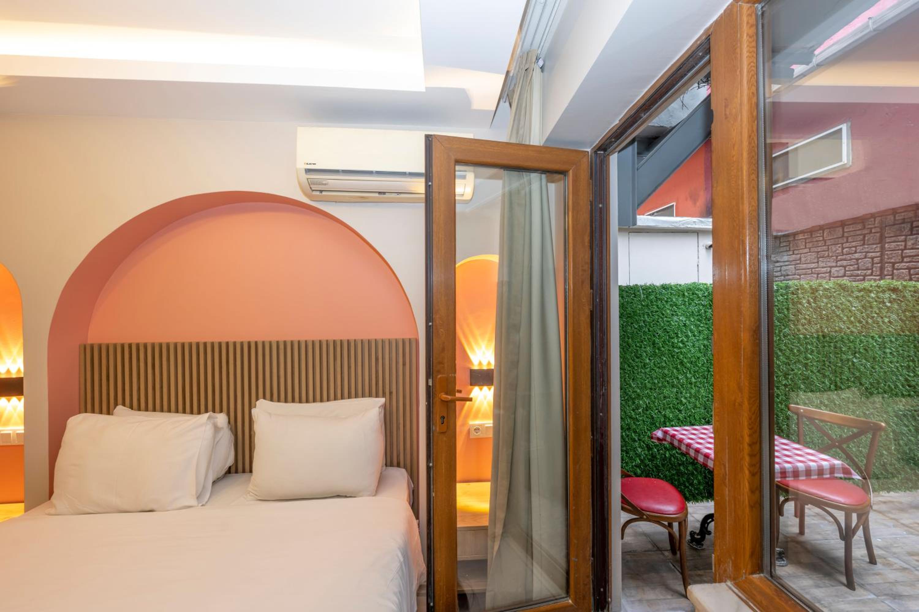 Deluxe Double Room With Balcony photo 3