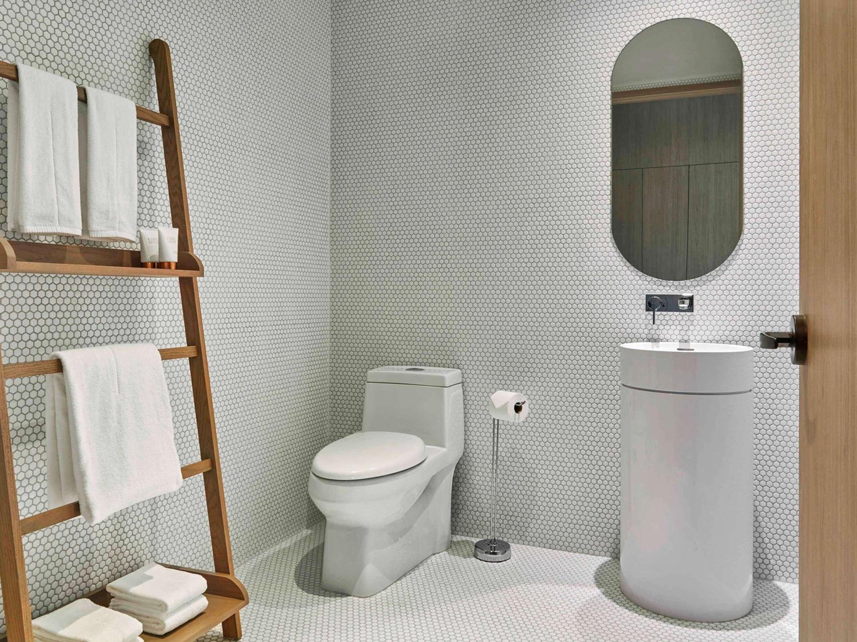 Two Bedroom Luxe Suite (Non Smoking) (Accessible)