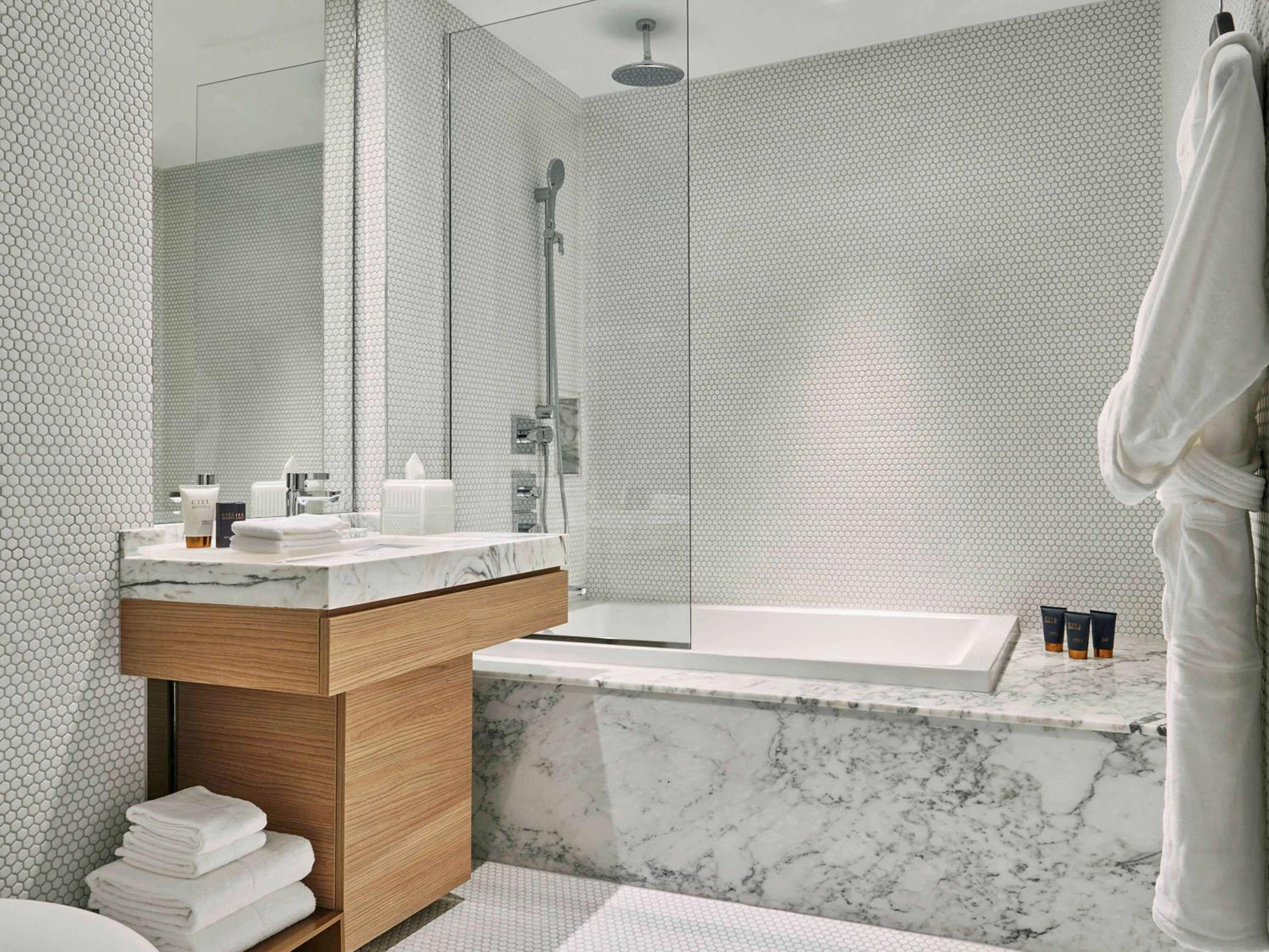 Two Bedroom Luxe Suite (Non Smoking)