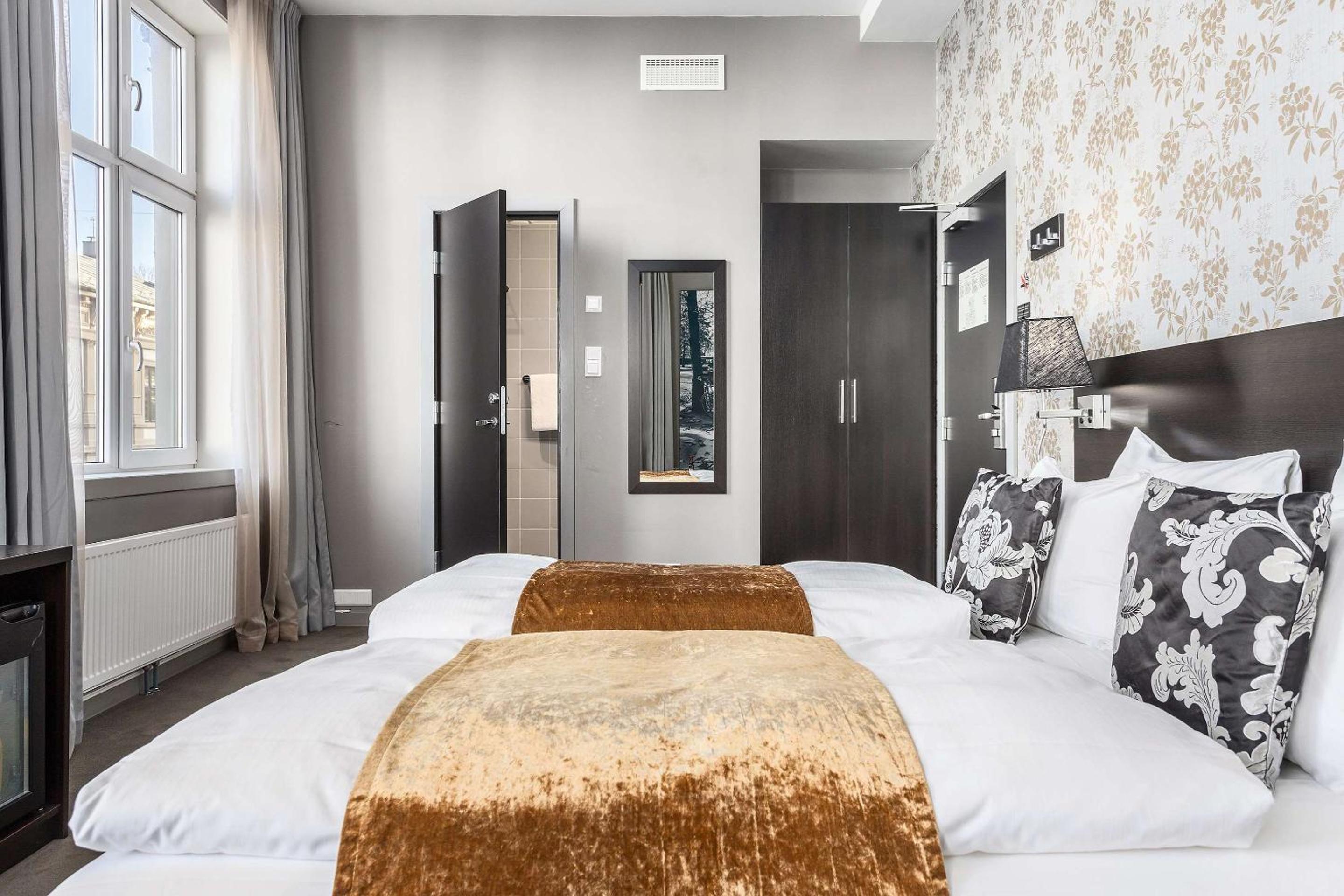 Standard King Room - Photo 1