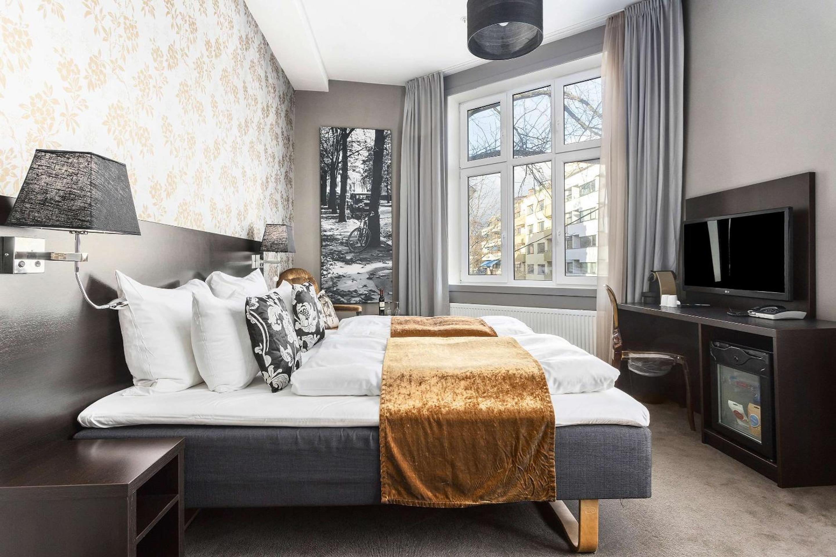 Standard King Room - Photo 3