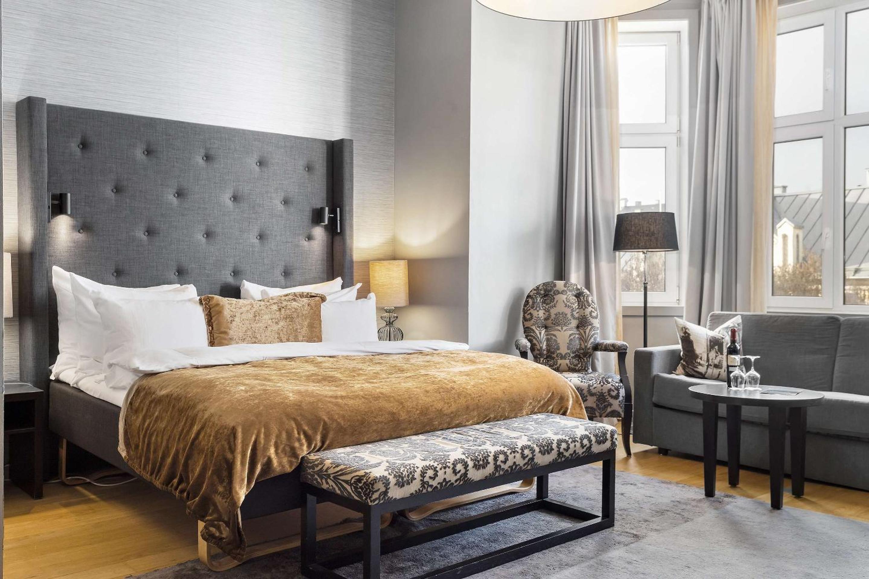 Junior King Suite - Photo 2