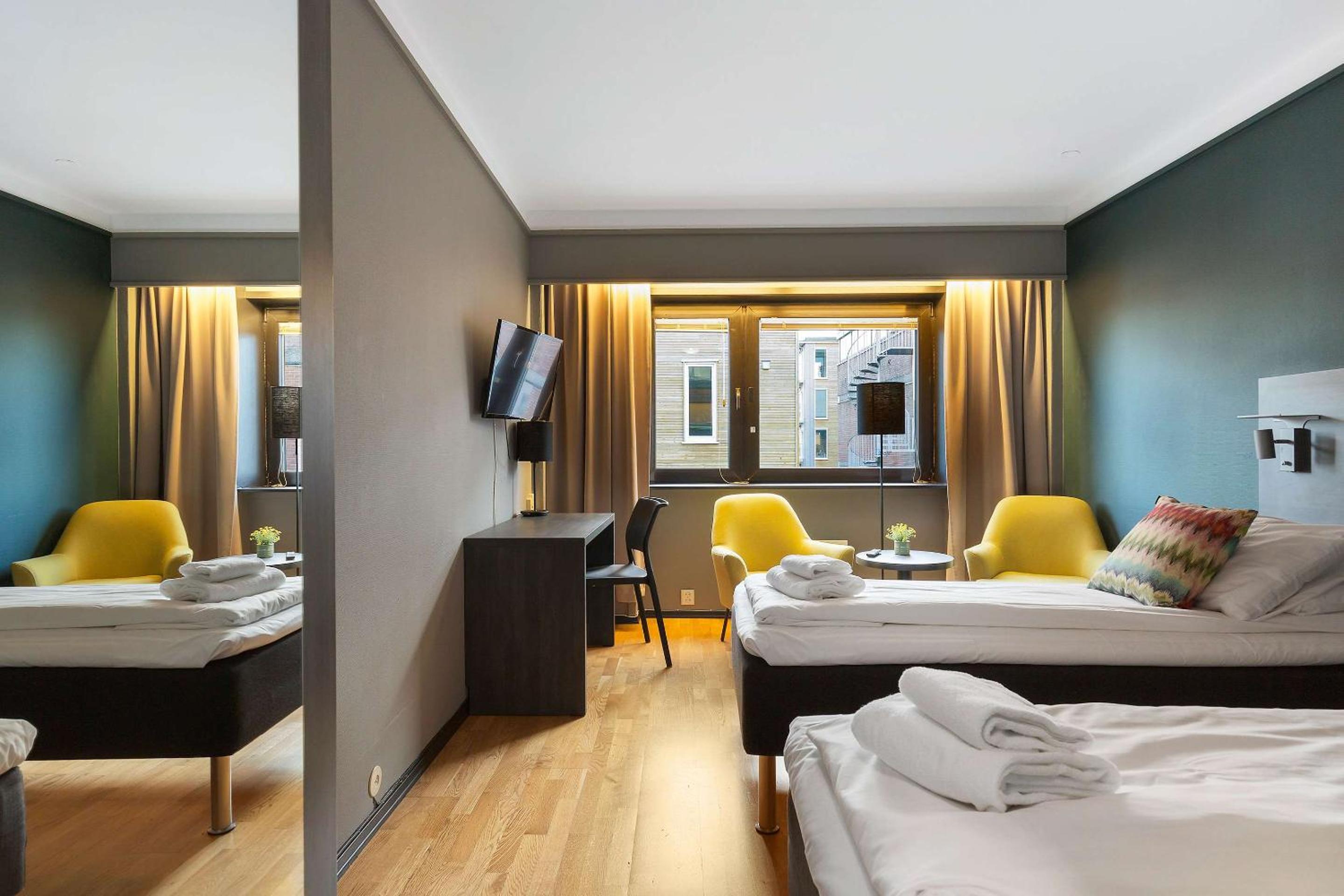 Standard Twin Room - Photo 17