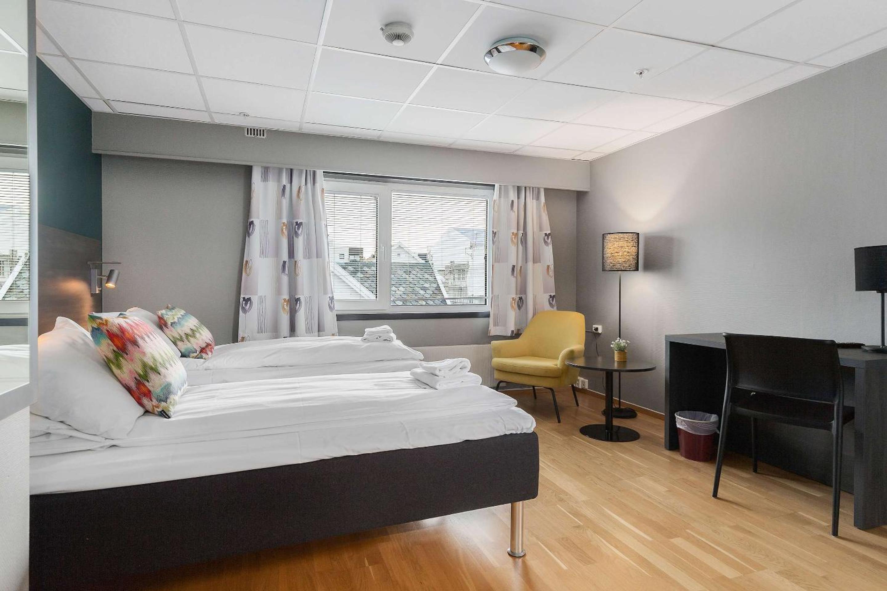 Standard Twin Room - Photo 20