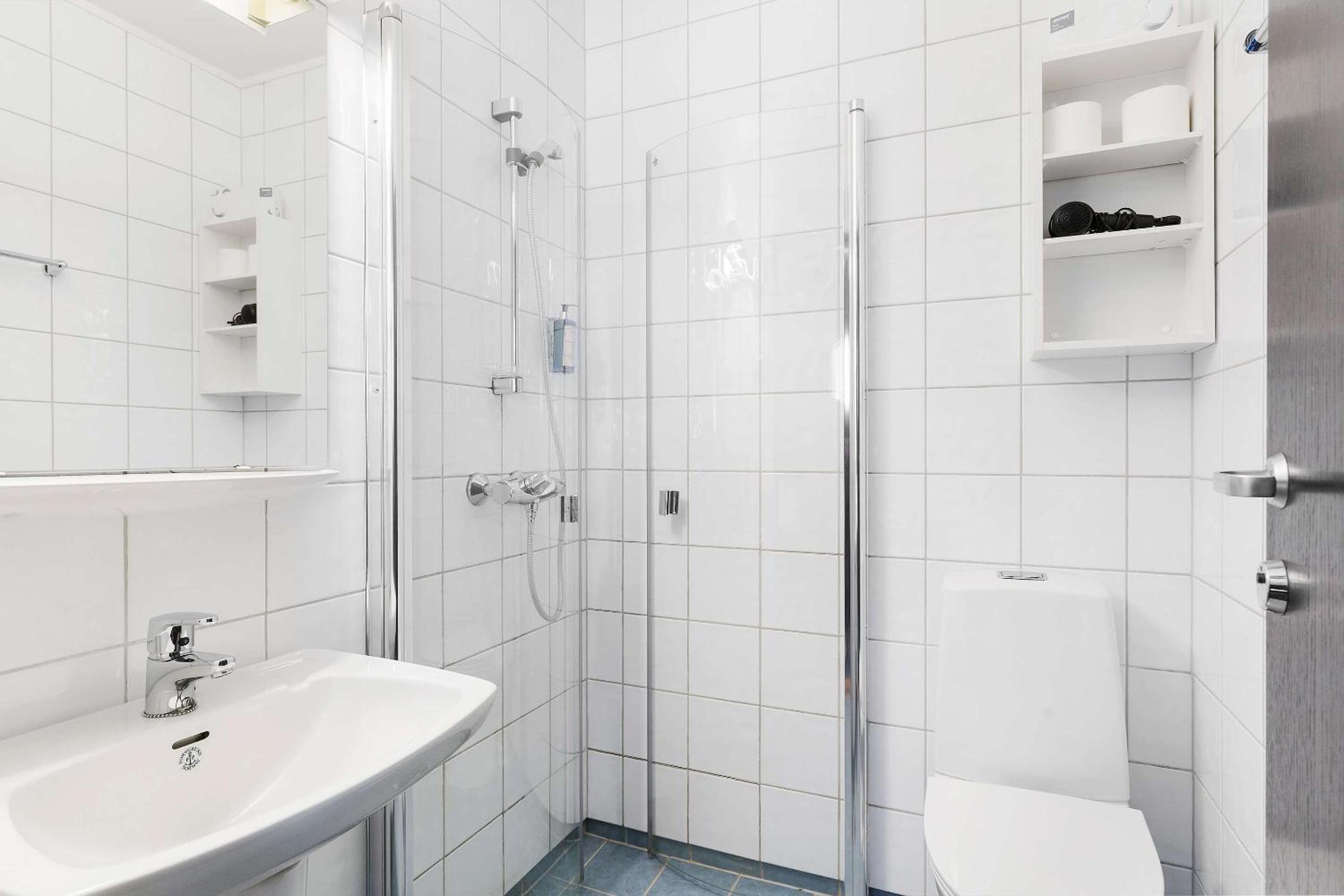 Standard Twin Room - Photo 21