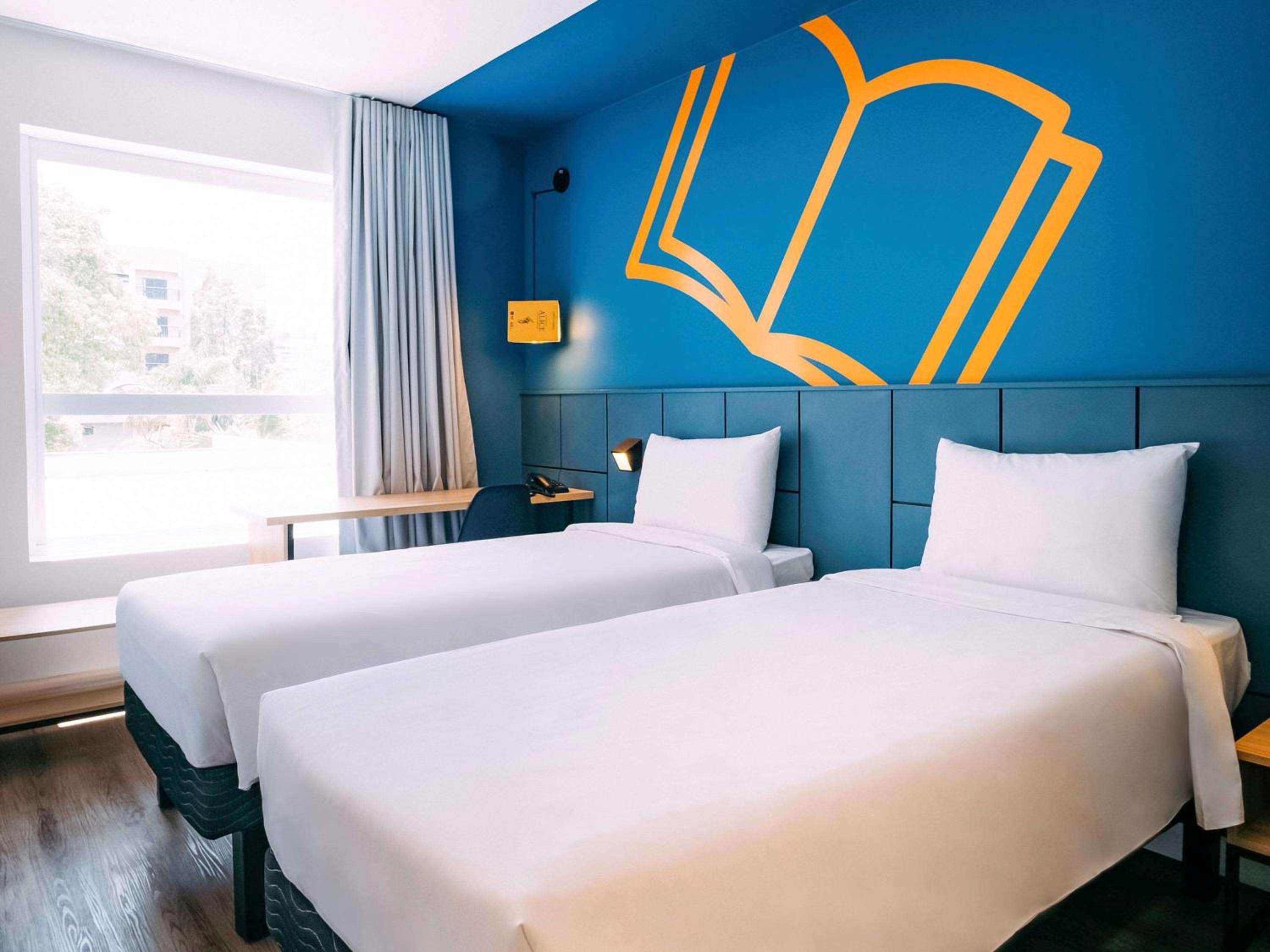 Standard Apartment with Two Single Beds - Photo 1