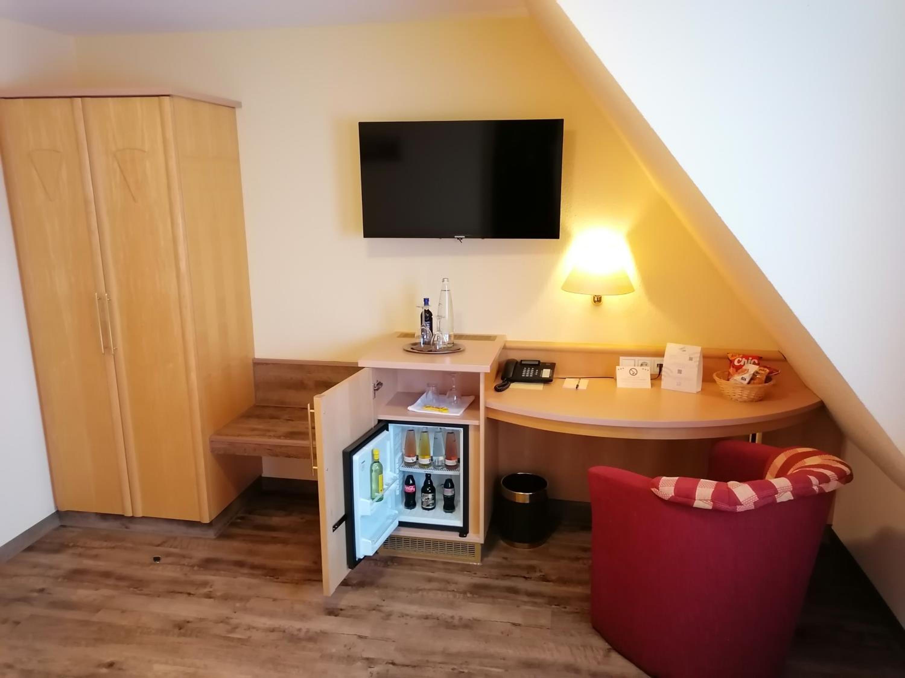 Standard Double Room - Photo 5
