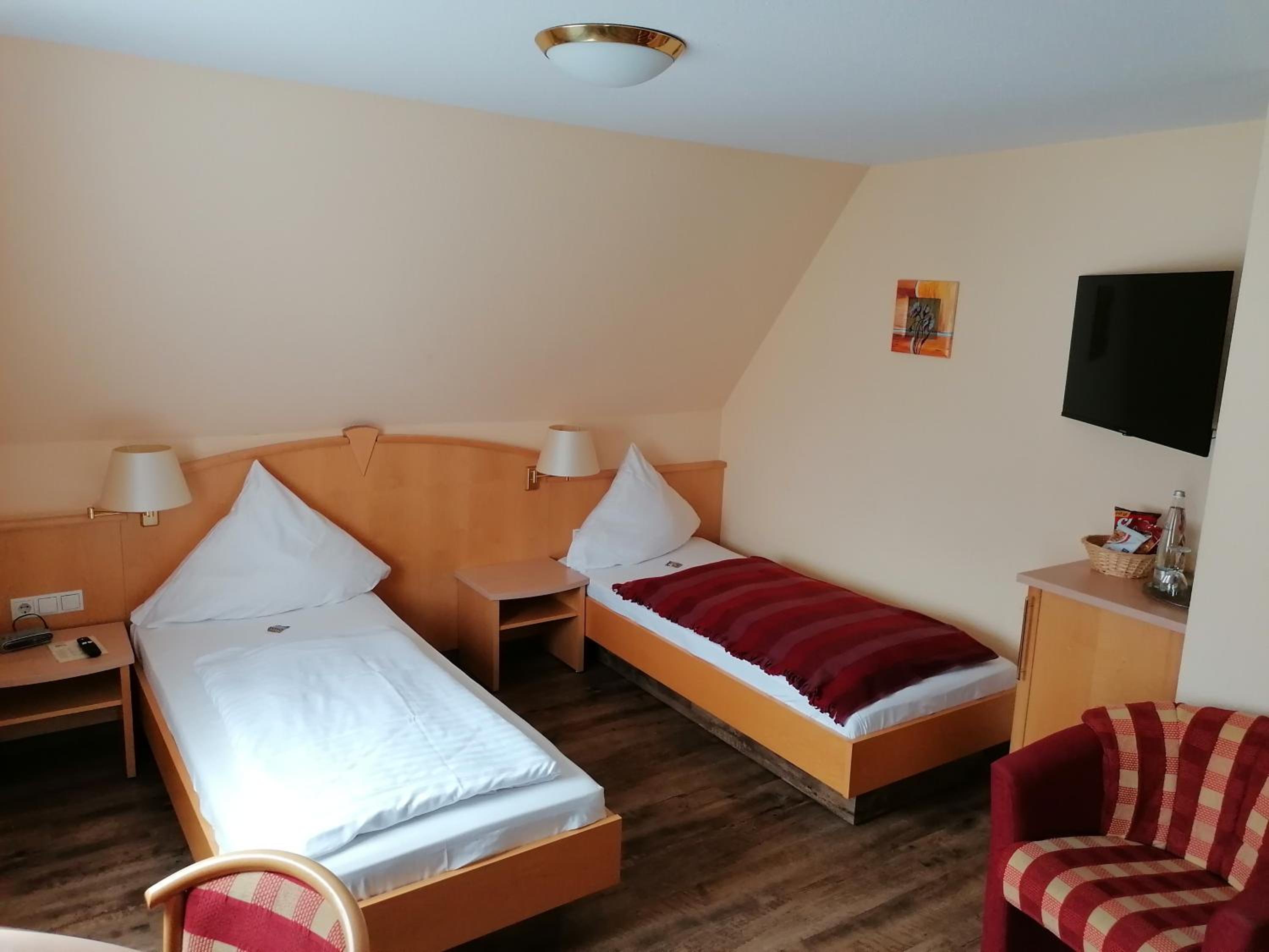 Standard Double Room - Photo 4