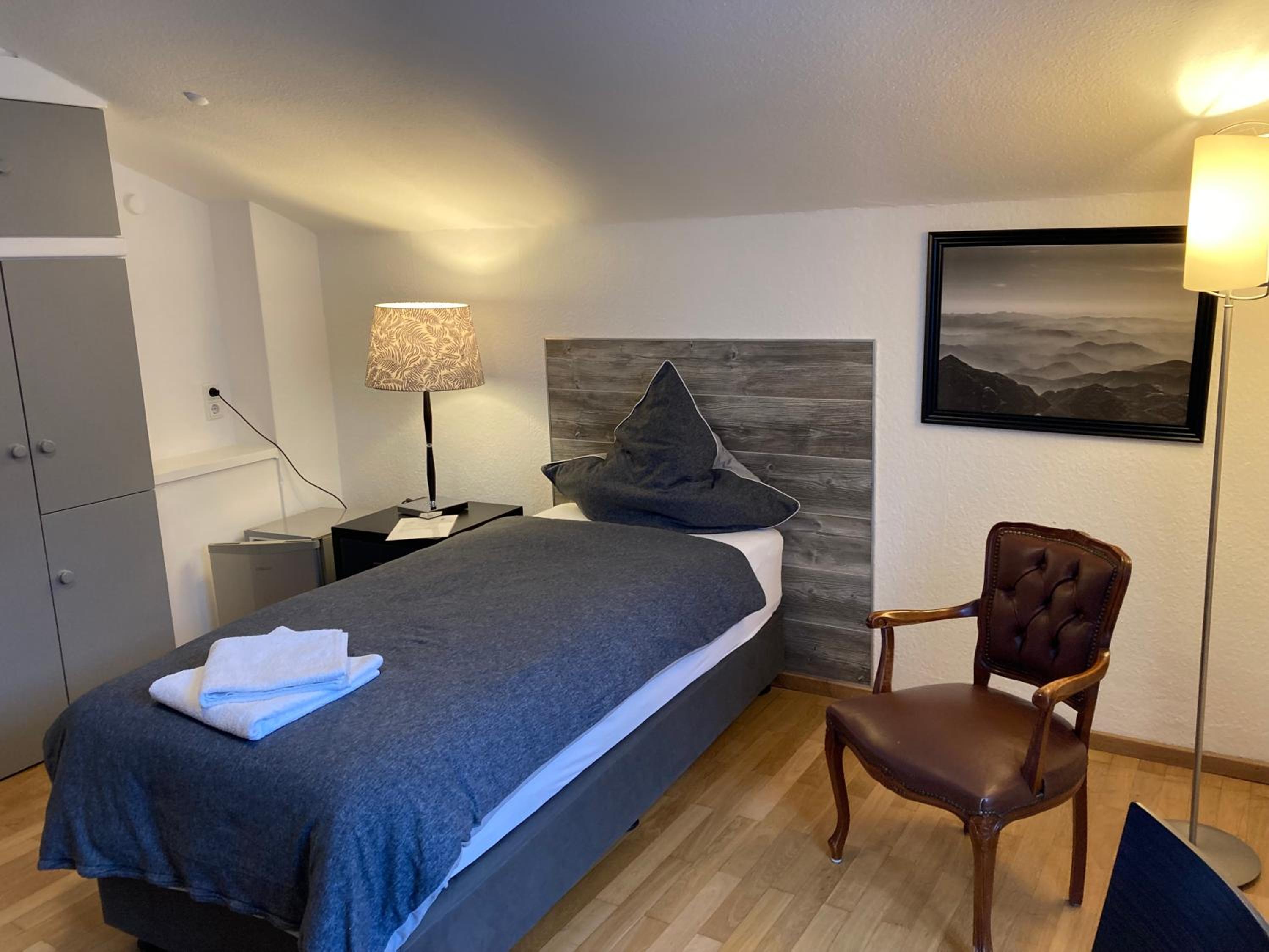 Single Room with Private External Bathroom photo 1