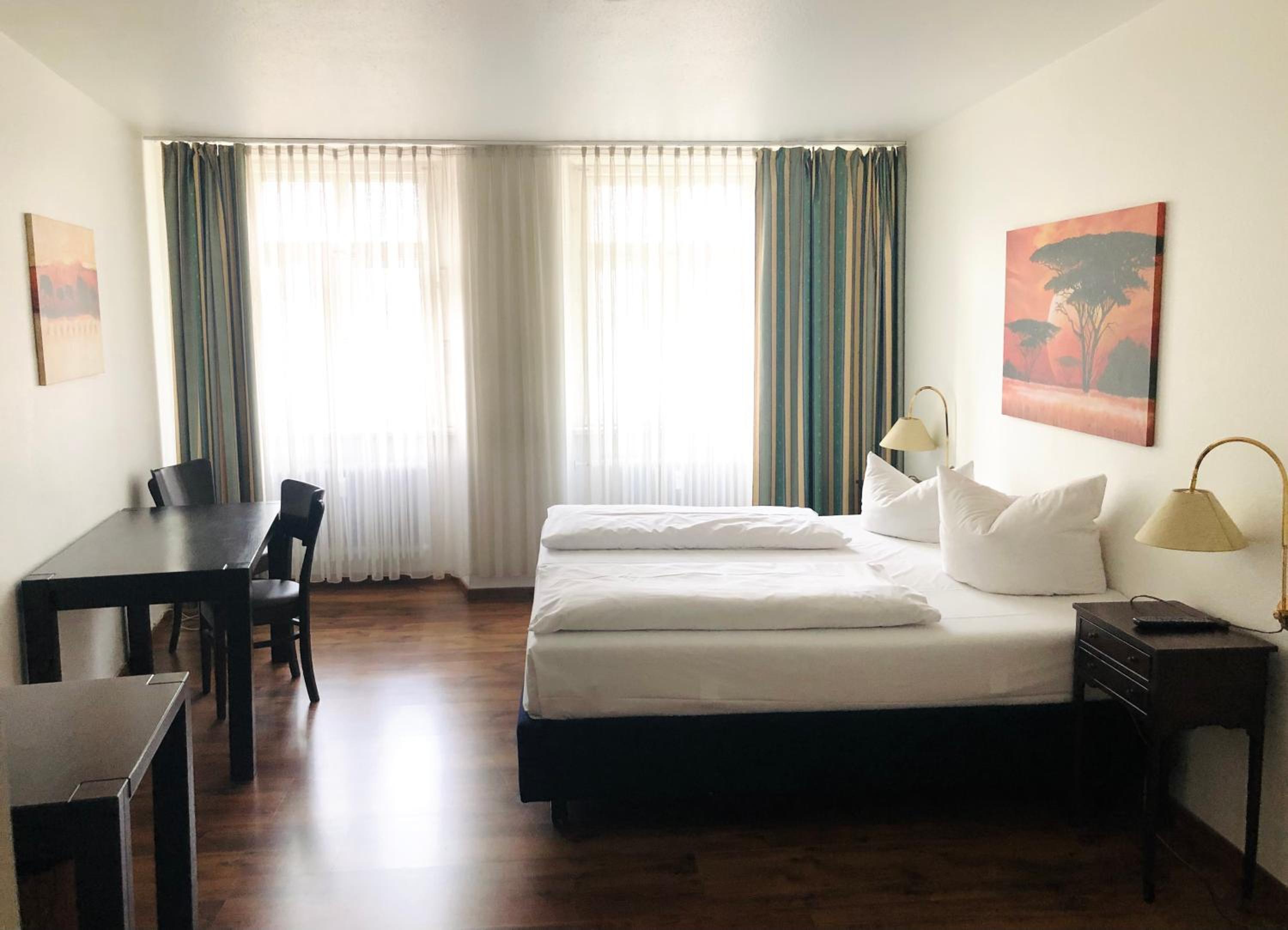 One-Bedroom Apartment photo 2
