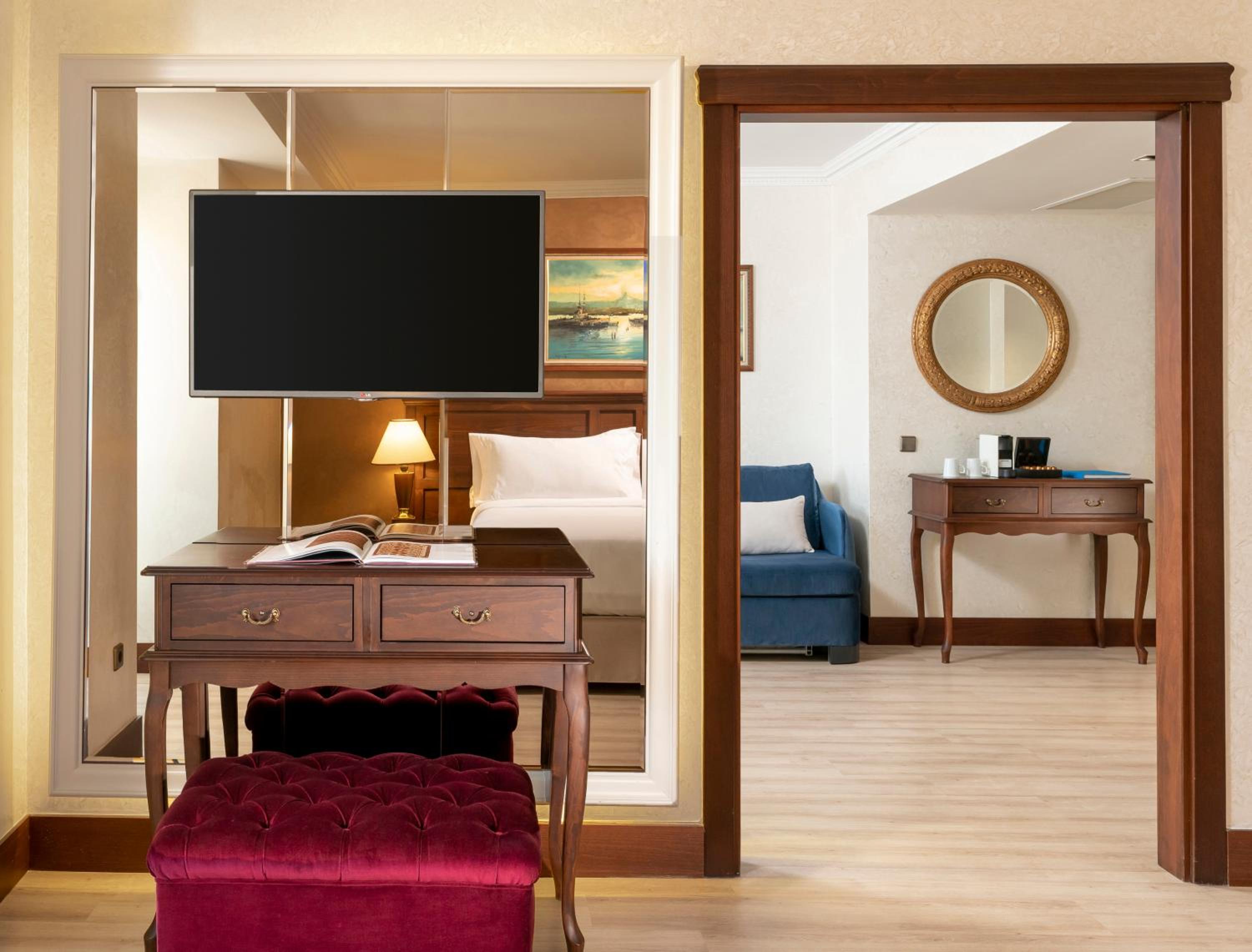 Suite with Terrace photo 2